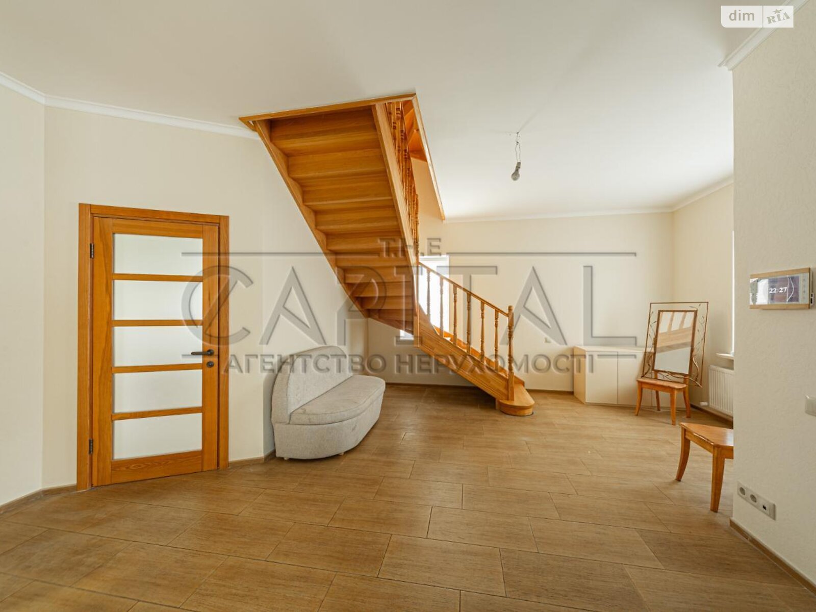 триповерховий будинок з балконом, 260 кв. м, кирпич. Продаж у Гатне фото 1 триповерховий будинок з балконом, 260 кв. м, кирпич. Продаж у Гатне фото 1