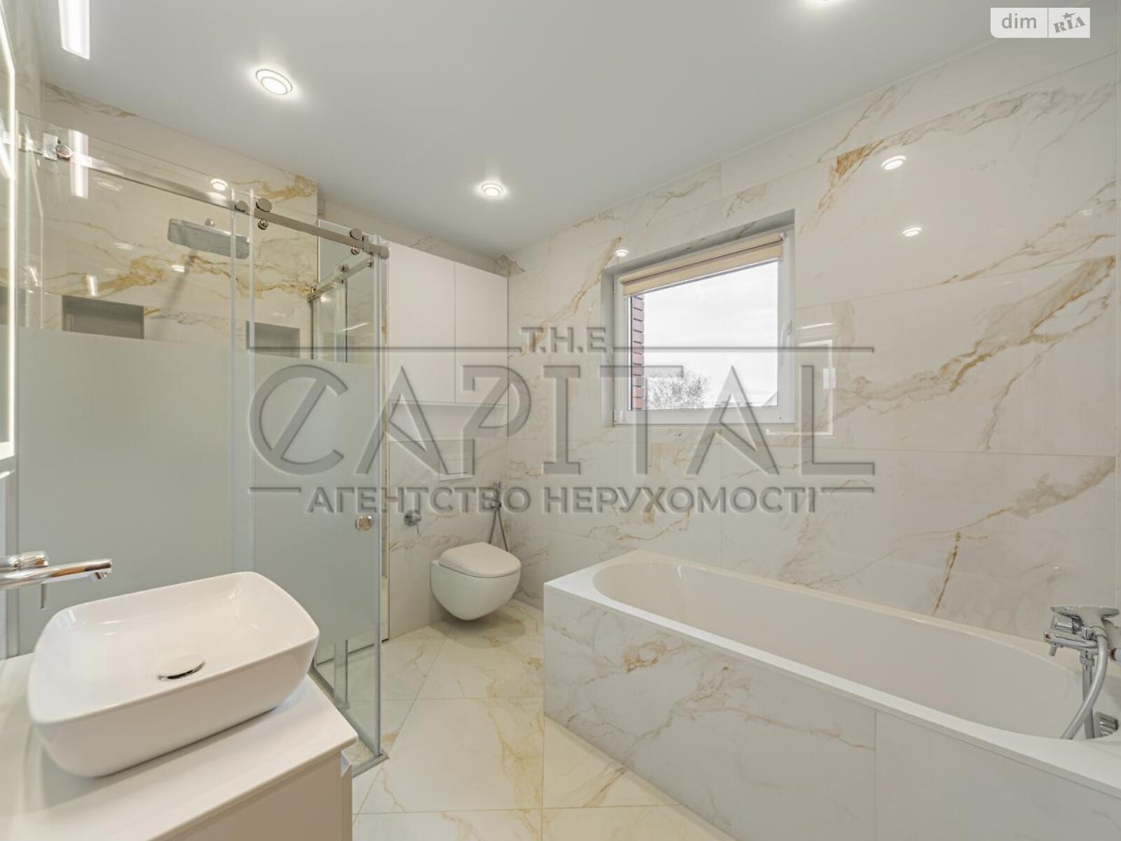 триповерховий будинок з балконом, 260 кв. м, кирпич. Продаж у Гатне фото 1 триповерховий будинок з балконом, 260 кв. м, кирпич. Продаж у Гатне фото 1
