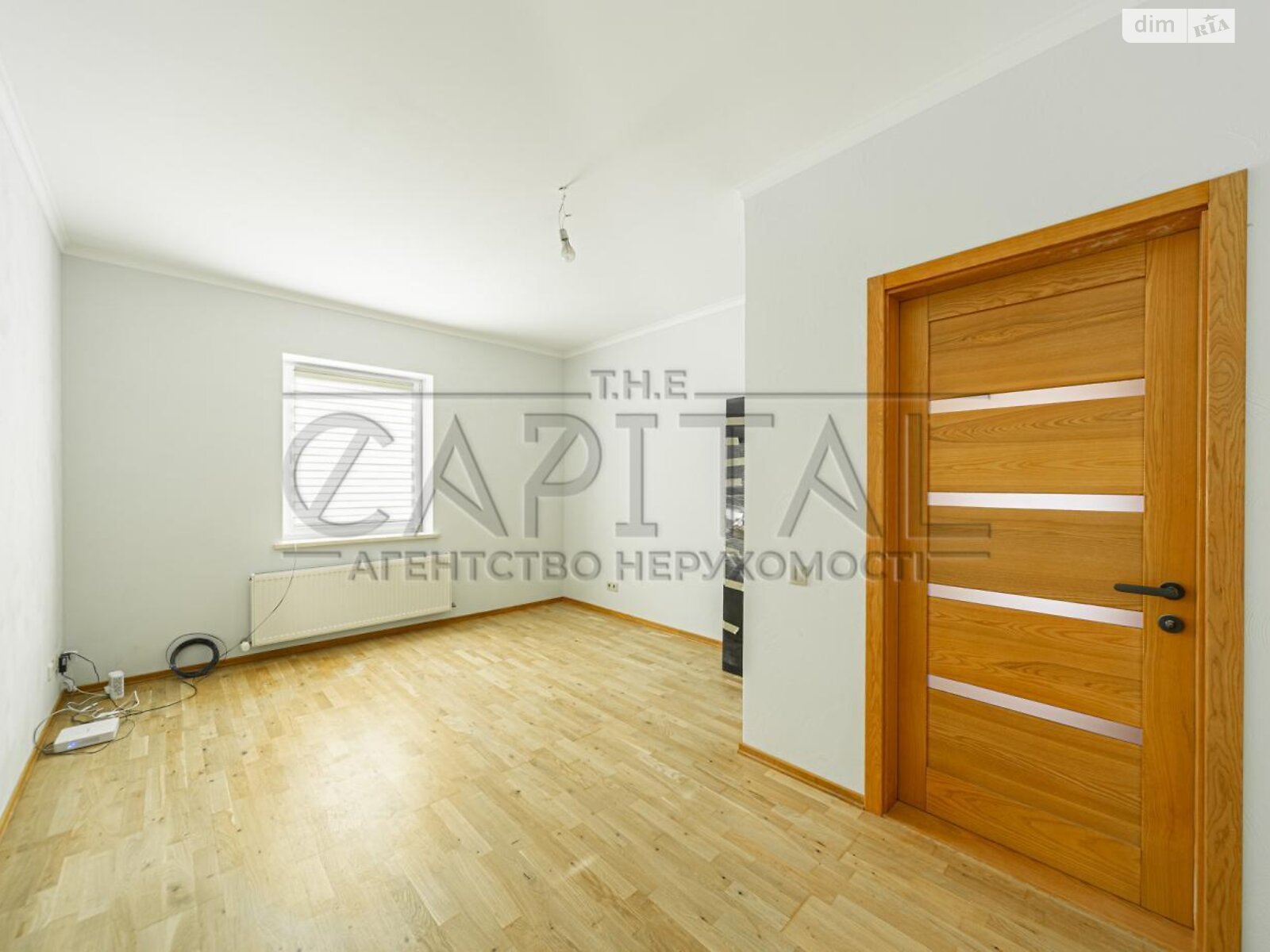 триповерховий будинок з балконом, 260 кв. м, кирпич. Продаж у Гатне фото 1 триповерховий будинок з балконом, 260 кв. м, кирпич. Продаж у Гатне фото 1