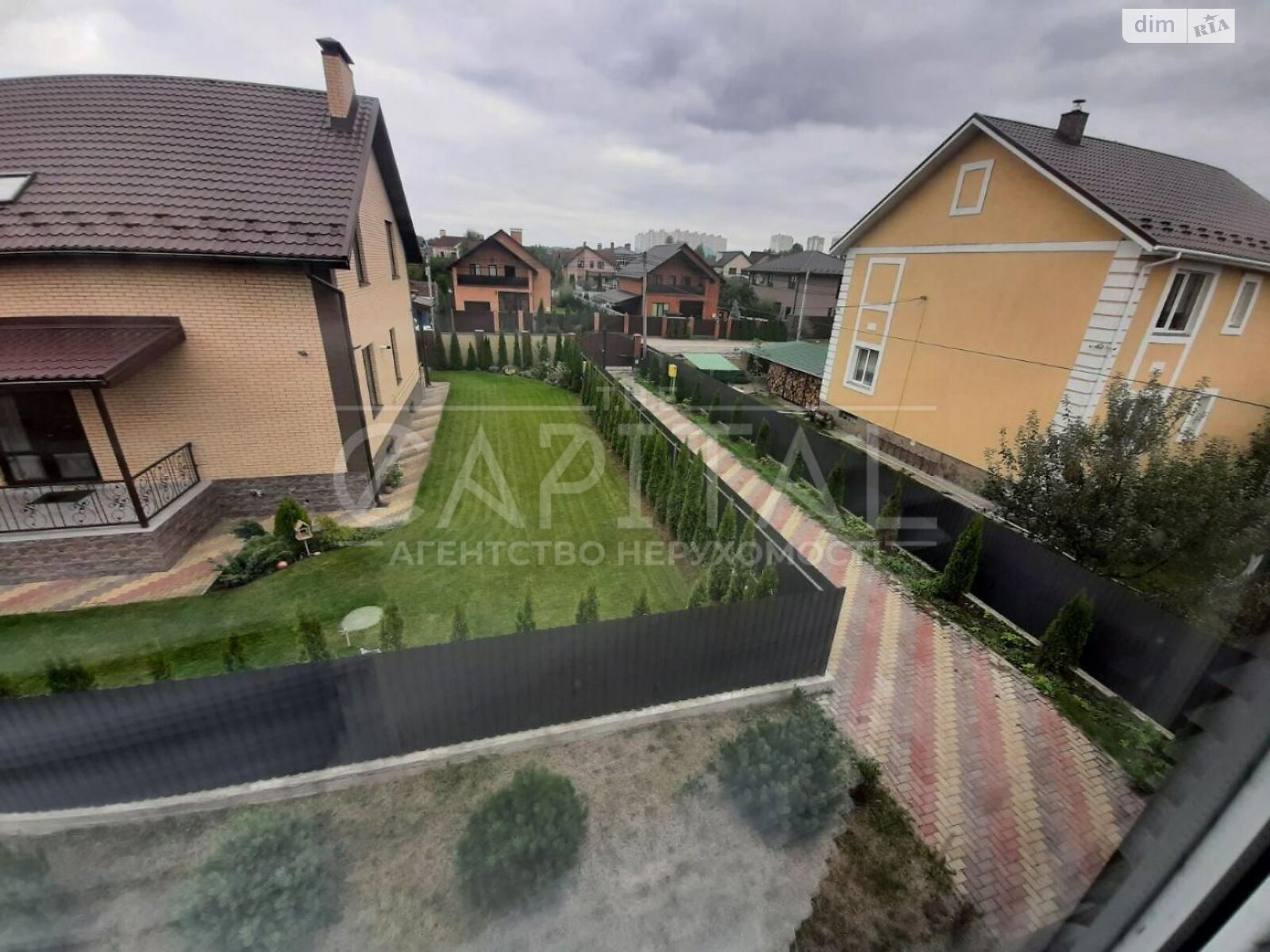 двоповерховий будинок з балконом, 300 кв. м, кирпич. Продаж у Гатне фото 1 двоповерховий будинок з балконом, 300 кв. м, кирпич. Продаж у Гатне фото 1
