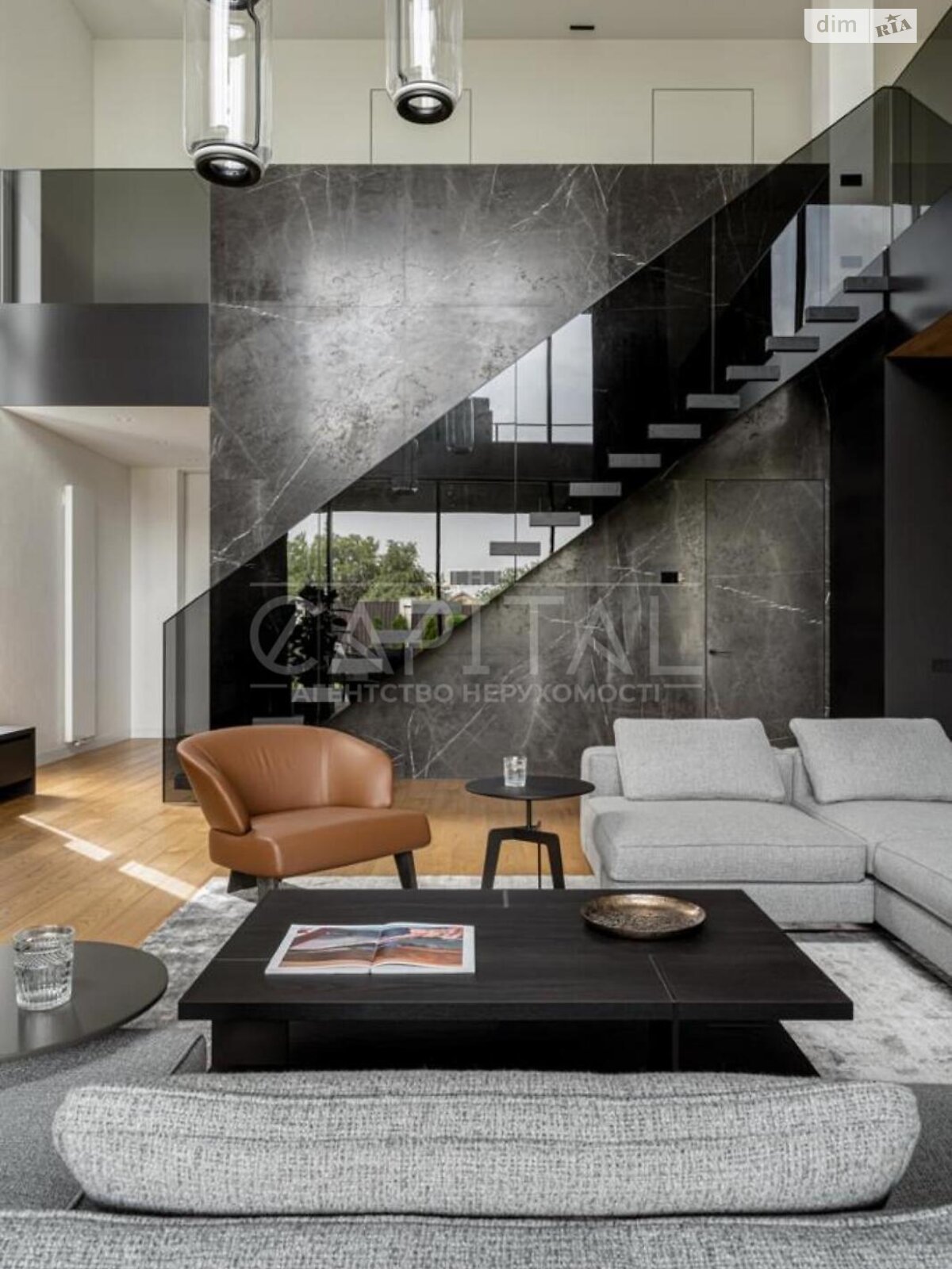 двоповерховий будинок з гаражем, 444 кв. м, цегла. Продаж у Гатне фото 1 двоповерховий будинок з гаражем, 444 кв. м, цегла. Продаж у Гатне фото 1