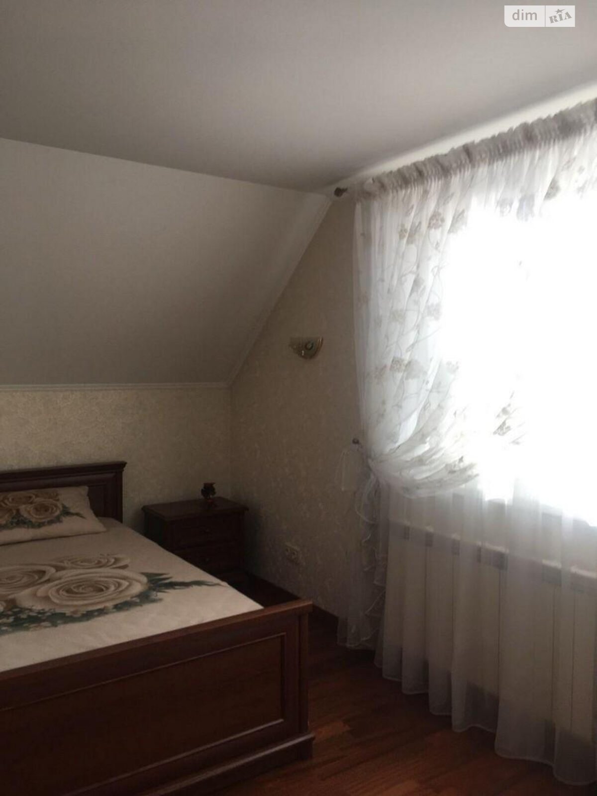 трехэтажный дом, 298 кв. м, кирпич. Продажа в Гатном фото 1