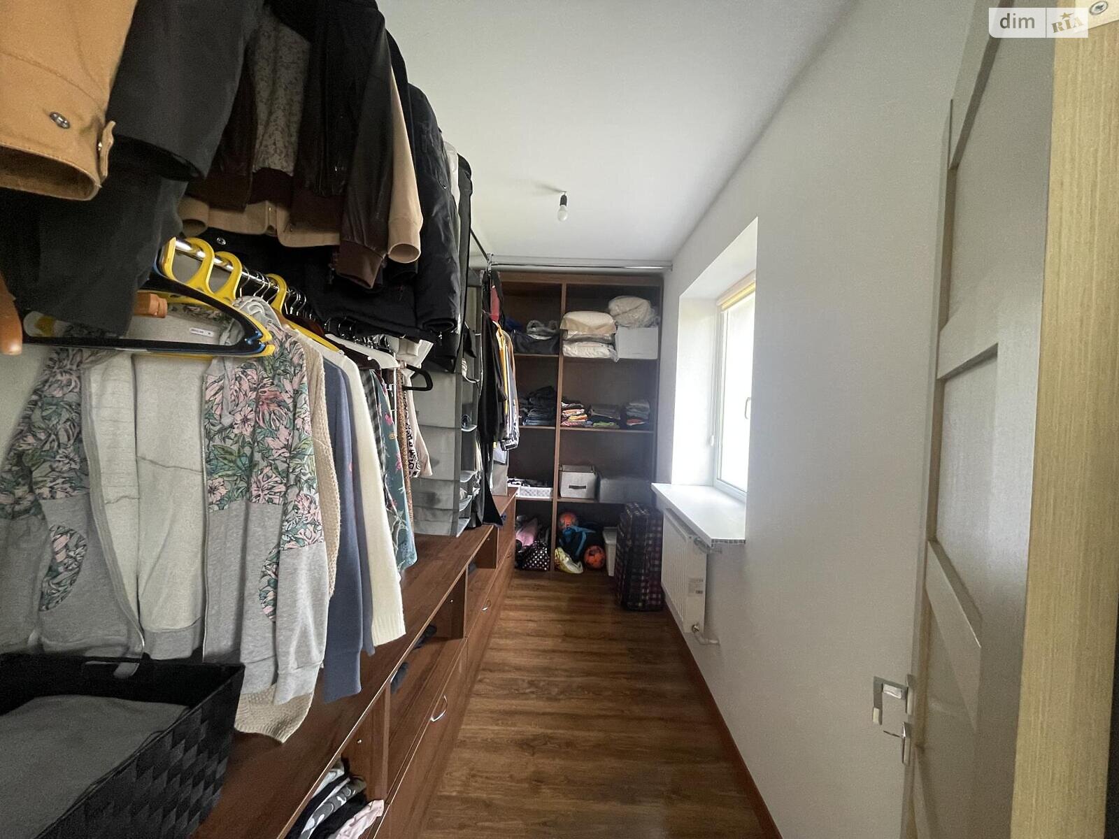 трехэтажный дом, 410 кв. м, кирпич. Продажа в Гатном фото 1 трехэтажный дом, 410 кв. м, кирпич. Продажа в Гатном фото 1