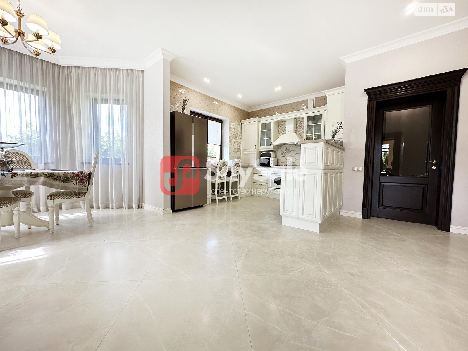 четырехэтажный дом с верандой, 460 кв. м, кирпич. Продажа в Гатном фото 1 четырехэтажный дом с верандой, 460 кв. м, кирпич. Продажа в Гатном фото 1