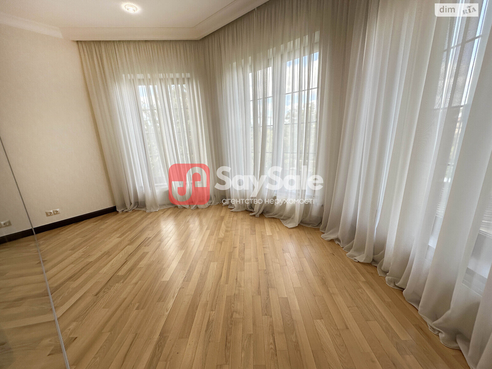 четырехэтажный дом с верандой, 460 кв. м, кирпич. Продажа в Гатном фото 1 четырехэтажный дом с верандой, 460 кв. м, кирпич. Продажа в Гатном фото 1