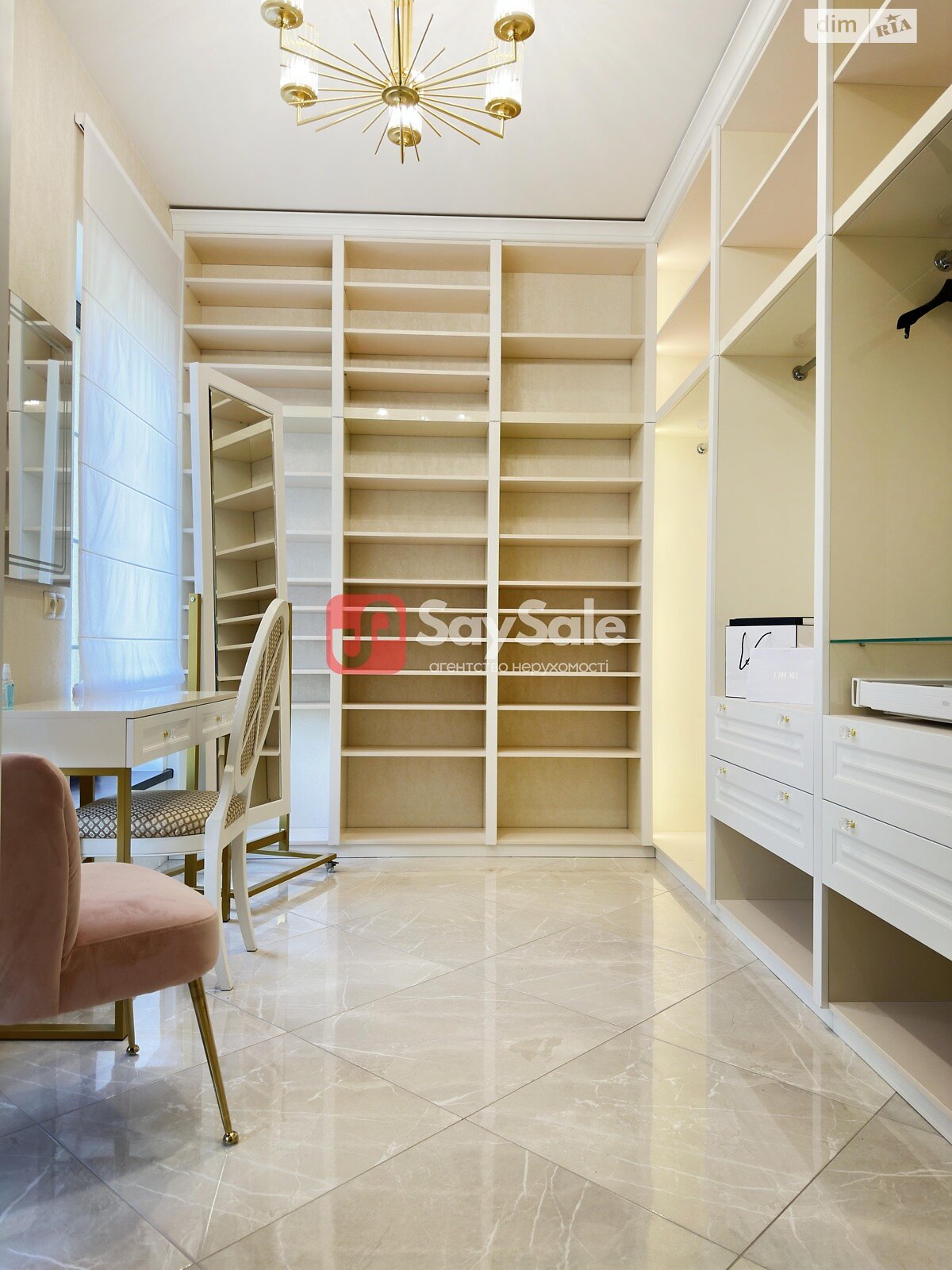 четырехэтажный дом с верандой, 460 кв. м, кирпич. Продажа в Гатном фото 1 четырехэтажный дом с верандой, 460 кв. м, кирпич. Продажа в Гатном фото 1