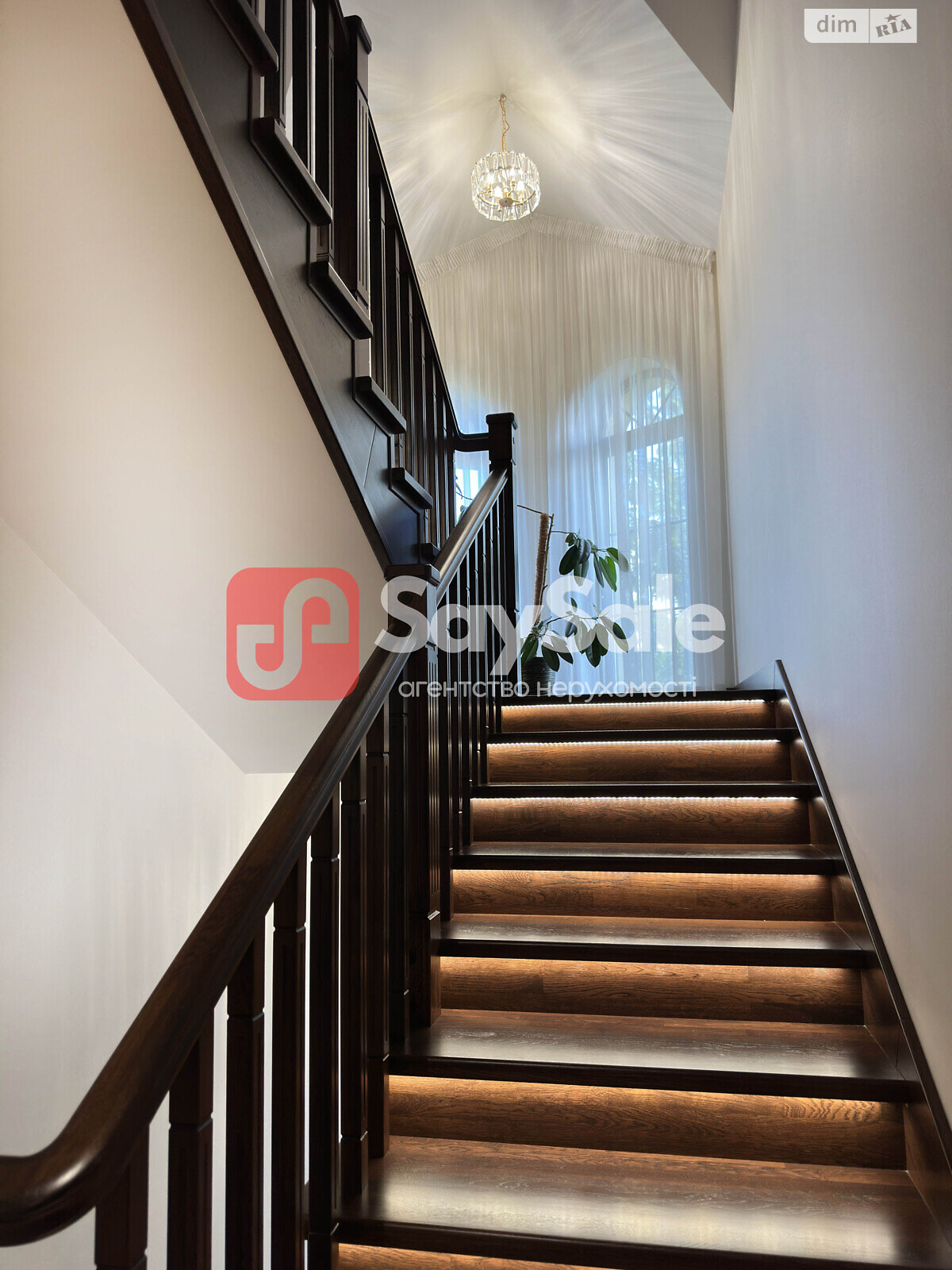 четырехэтажный дом с верандой, 460 кв. м, кирпич. Продажа в Гатном фото 1 четырехэтажный дом с верандой, 460 кв. м, кирпич. Продажа в Гатном фото 1