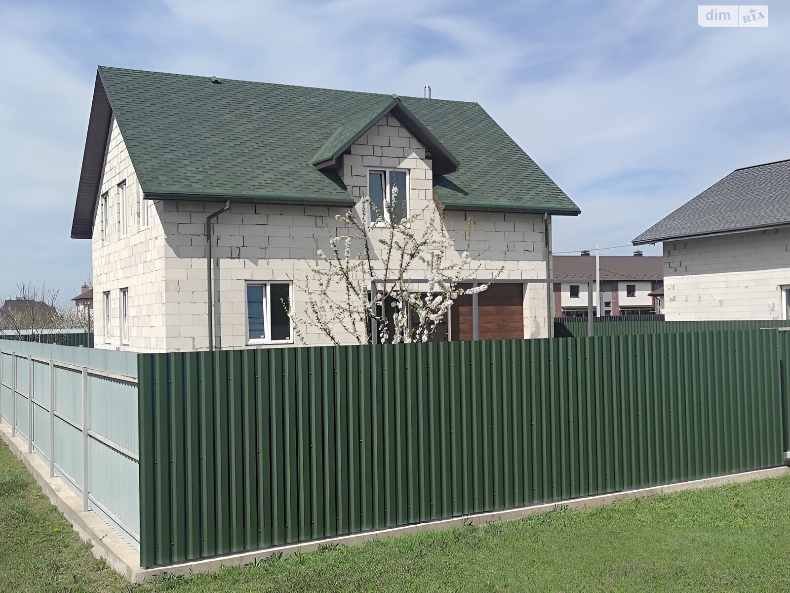 двухэтажный дом с гаражом, 160 кв. м, газобетон. Продажа в Гатном фото 1 двухэтажный дом с гаражом, 160 кв. м, газобетон. Продажа в Гатном фото 1