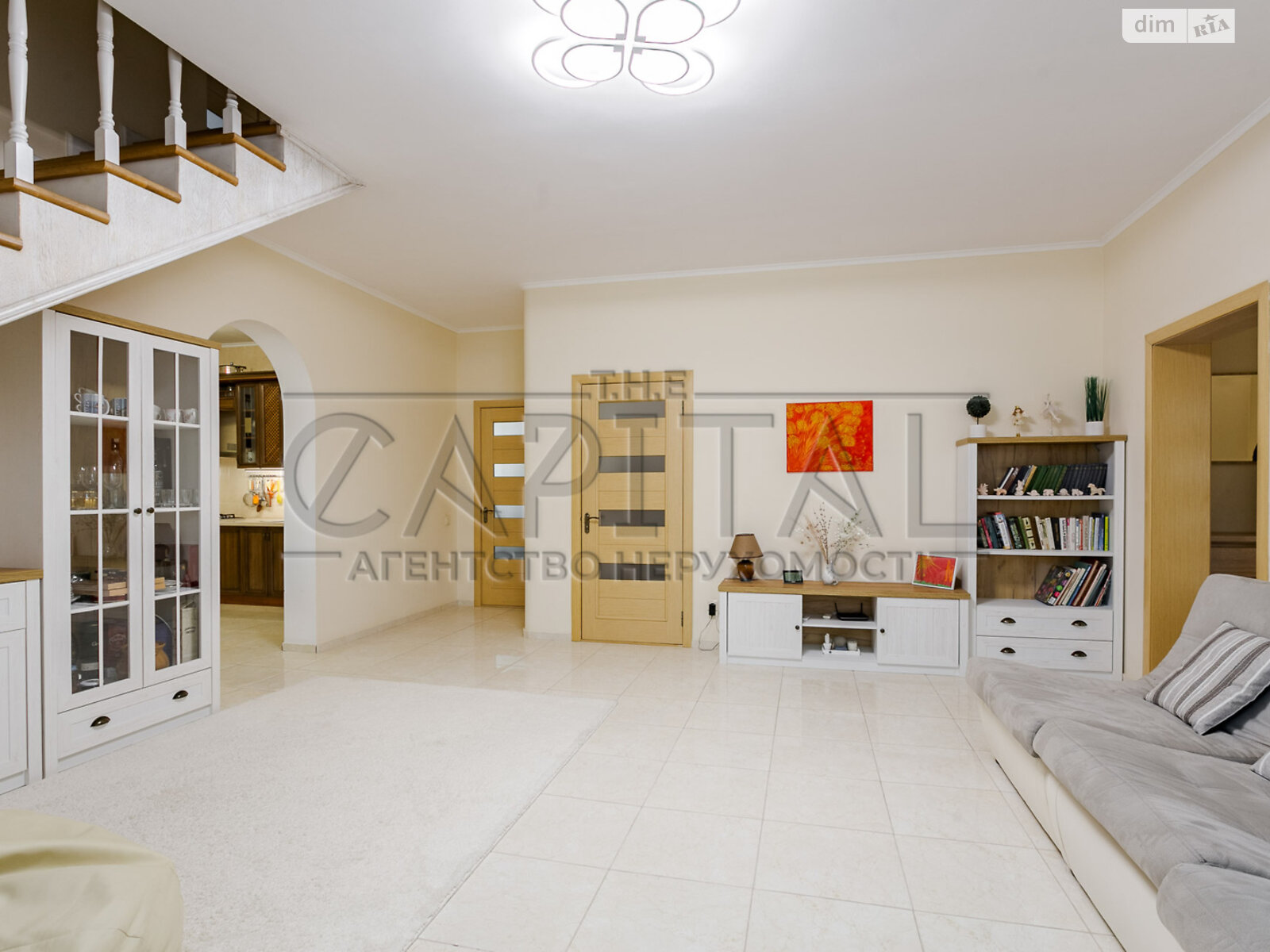 двухэтажный дом с балконом, 217 кв. м, кирпич. Продажа в Гатном фото 1