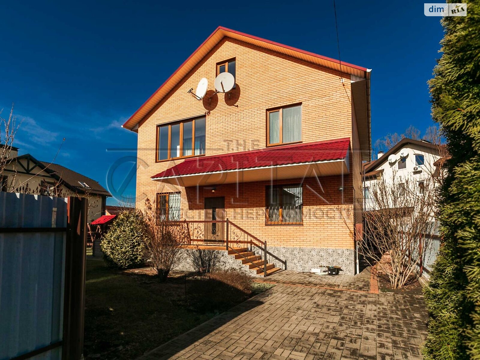 двухэтажный дом с балконом, 217 кв. м, кирпич. Продажа в Гатном фото 1