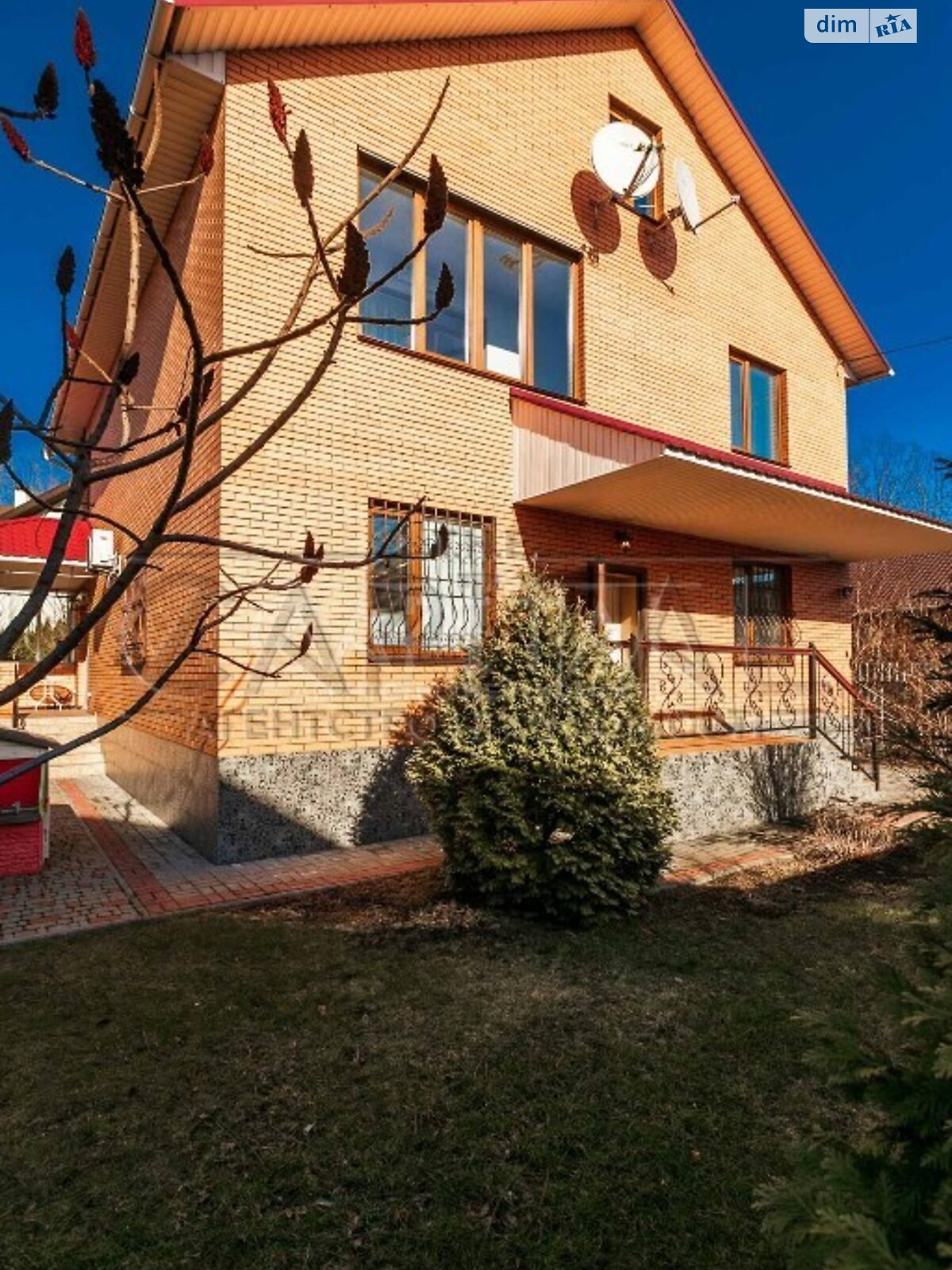 двухэтажный дом, 217 кв. м, кирпич. Продажа в Гатном фото 1