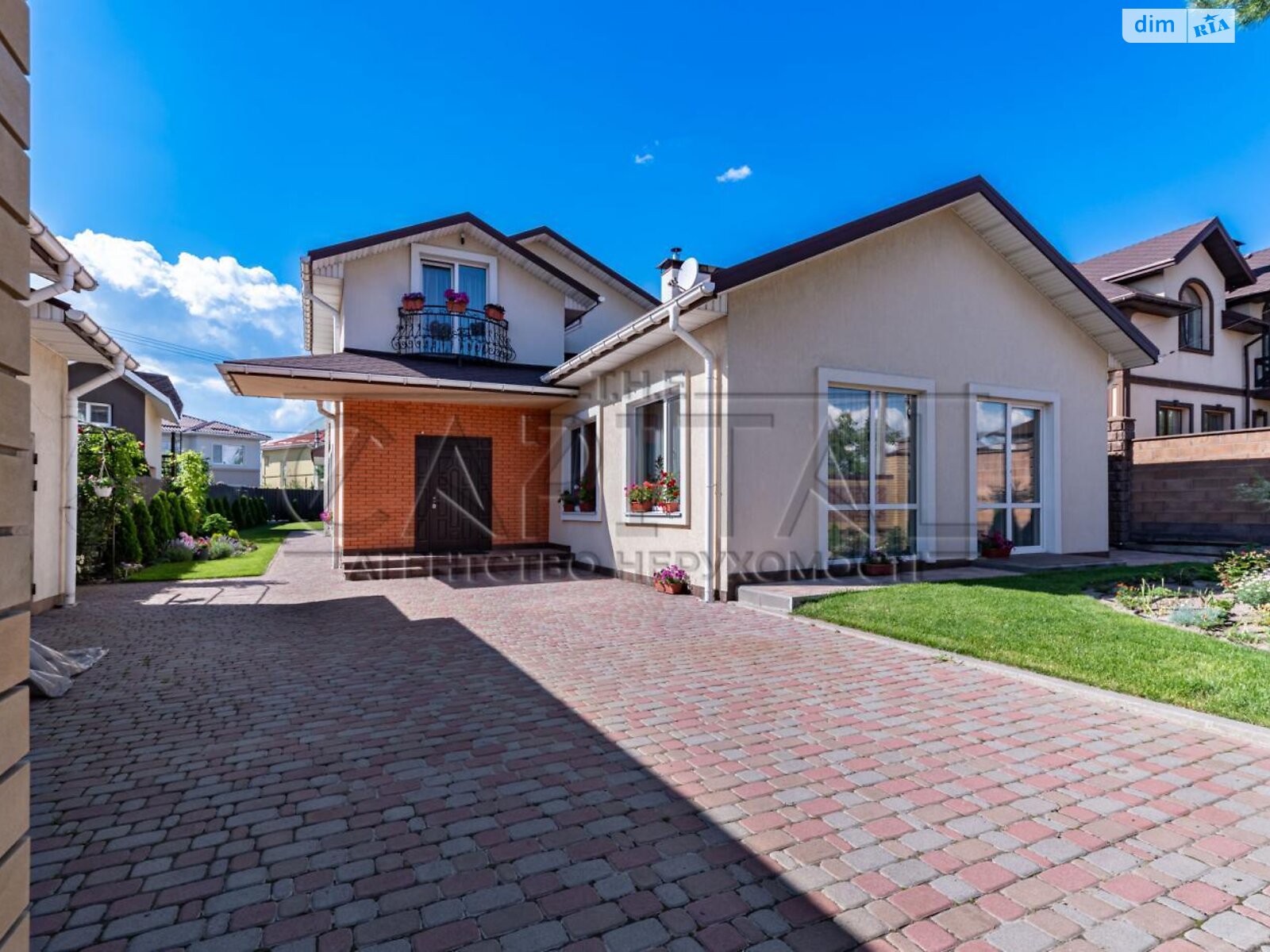 двоповерховий будинок з гаражем, 225 кв. м, цегла. Продаж у Гатне фото 1 двоповерховий будинок з гаражем, 225 кв. м, цегла. Продаж у Гатне фото 1