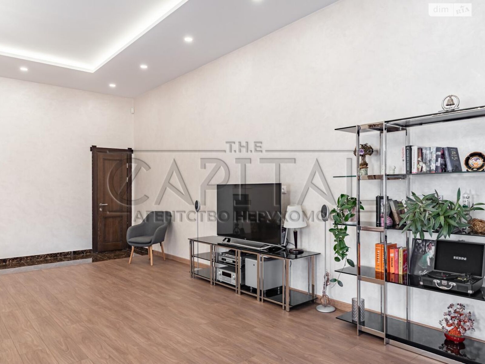 двоповерховий будинок з гаражем, 225 кв. м, цегла. Продаж у Гатне фото 1 двоповерховий будинок з гаражем, 225 кв. м, цегла. Продаж у Гатне фото 1
