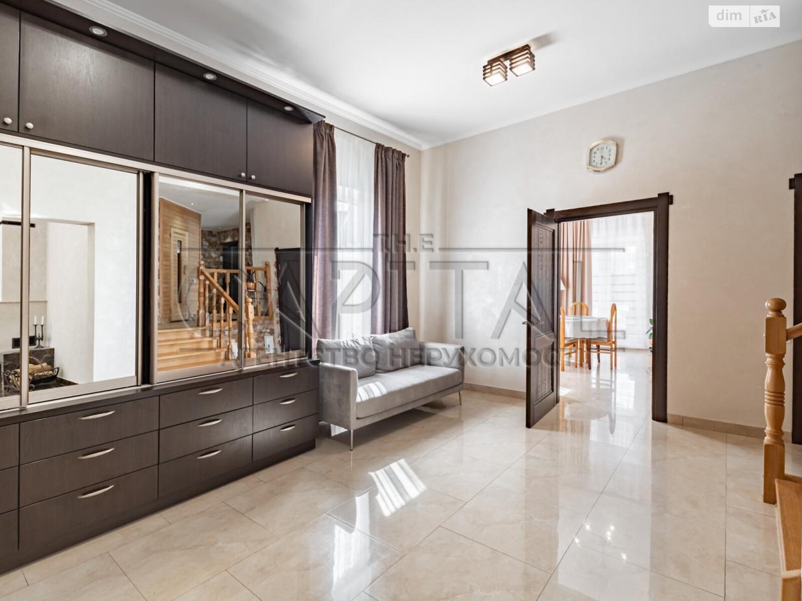 двоповерховий будинок з гаражем, 225 кв. м, цегла. Продаж у Гатне фото 1 двоповерховий будинок з гаражем, 225 кв. м, цегла. Продаж у Гатне фото 1