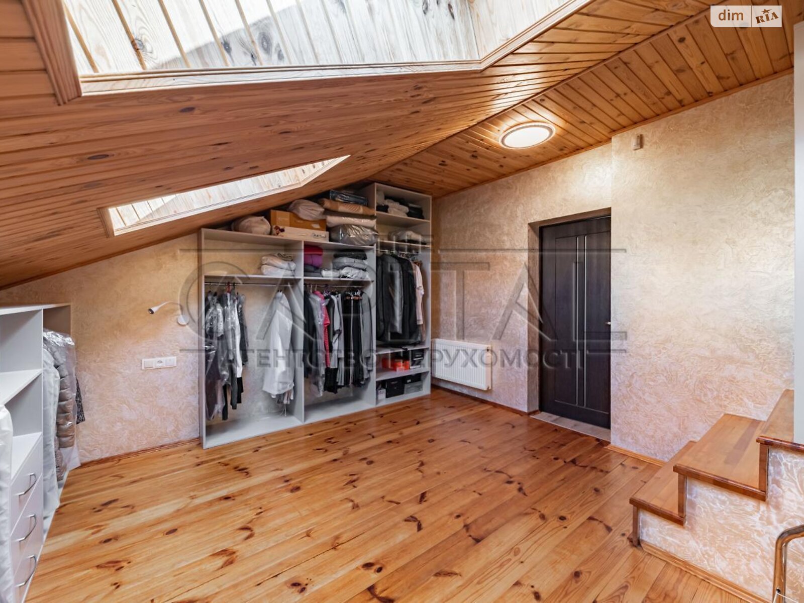двоповерховий будинок з гаражем, 225 кв. м, цегла. Продаж у Гатне фото 1 двоповерховий будинок з гаражем, 225 кв. м, цегла. Продаж у Гатне фото 1