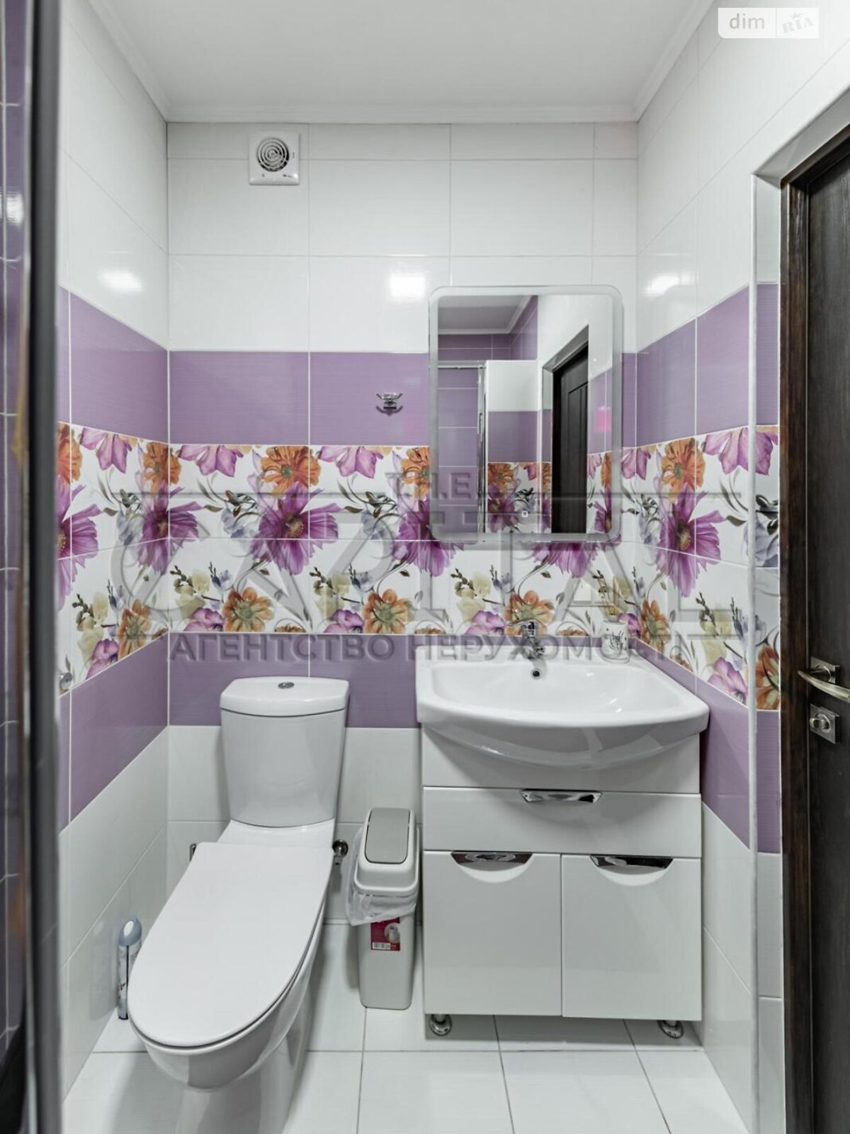двоповерховий будинок з гаражем, 225 кв. м, цегла. Продаж у Гатне фото 1 двоповерховий будинок з гаражем, 225 кв. м, цегла. Продаж у Гатне фото 1