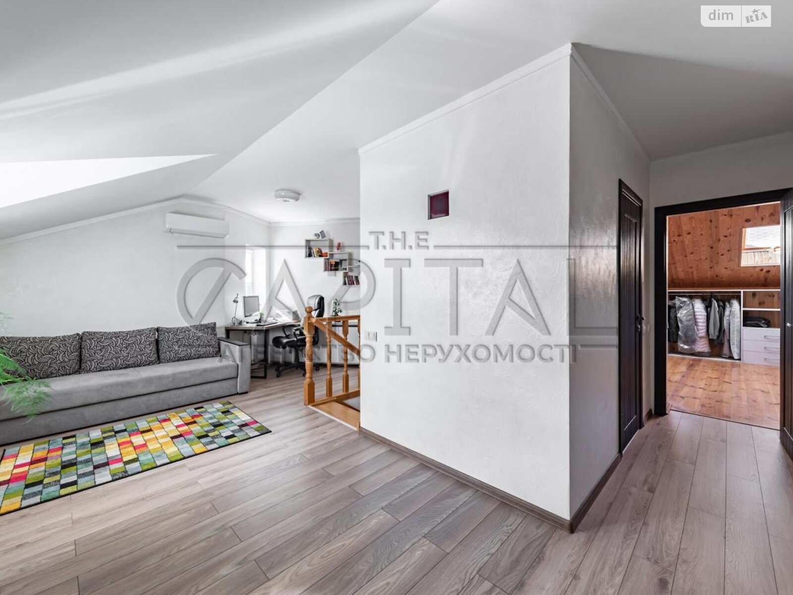 двоповерховий будинок з гаражем, 225 кв. м, цегла. Продаж у Гатне фото 1 двоповерховий будинок з гаражем, 225 кв. м, цегла. Продаж у Гатне фото 1