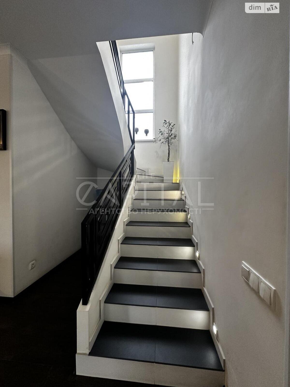 двоповерховий будинок з ремонтом, 155 кв. м, цегла. Продаж у Гатне фото 1 двоповерховий будинок з ремонтом, 155 кв. м, цегла. Продаж у Гатне фото 1