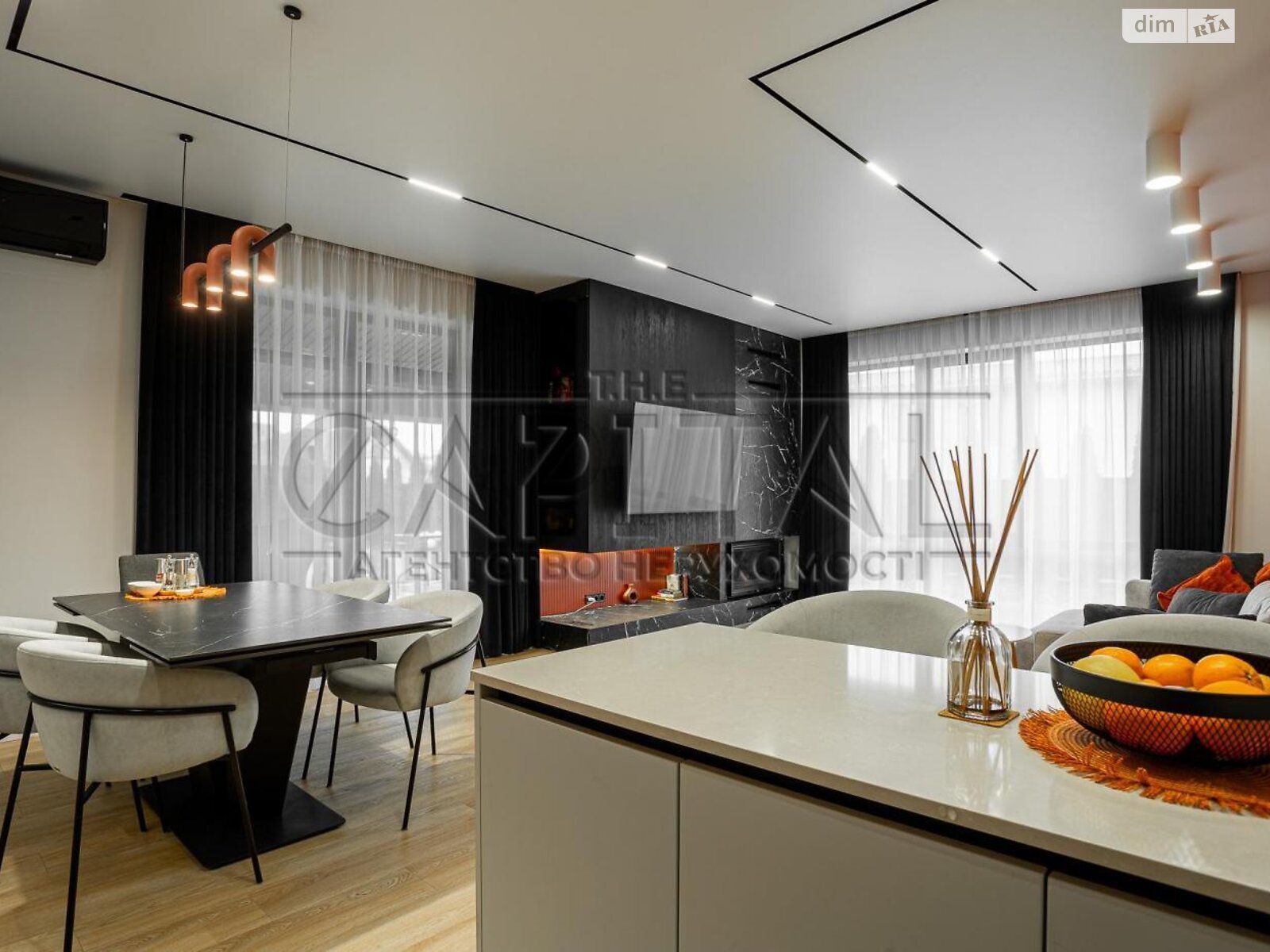 двухэтажный дом с гаражом, 250 кв. м, кирпич. Продажа в Гатном фото 1