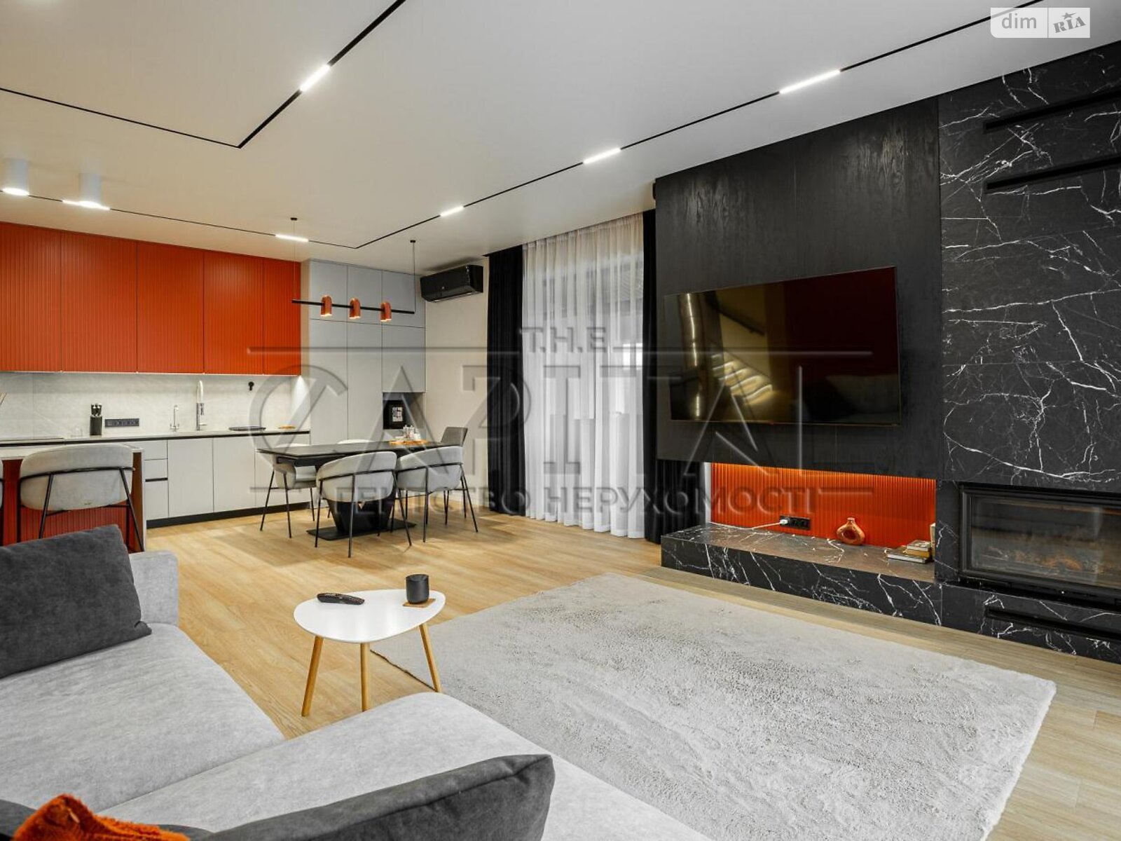 двухэтажный дом с гаражом, 250 кв. м, кирпич. Продажа в Гатном фото 1