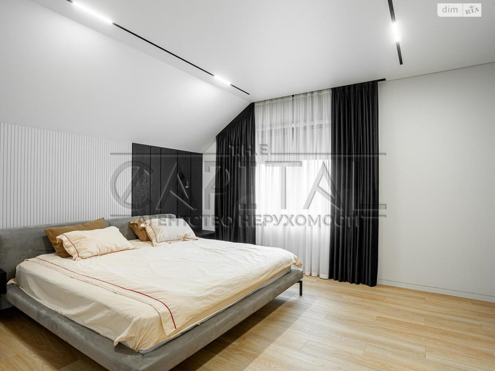 двухэтажный дом с гаражом, 250 кв. м, кирпич. Продажа в Гатном фото 1