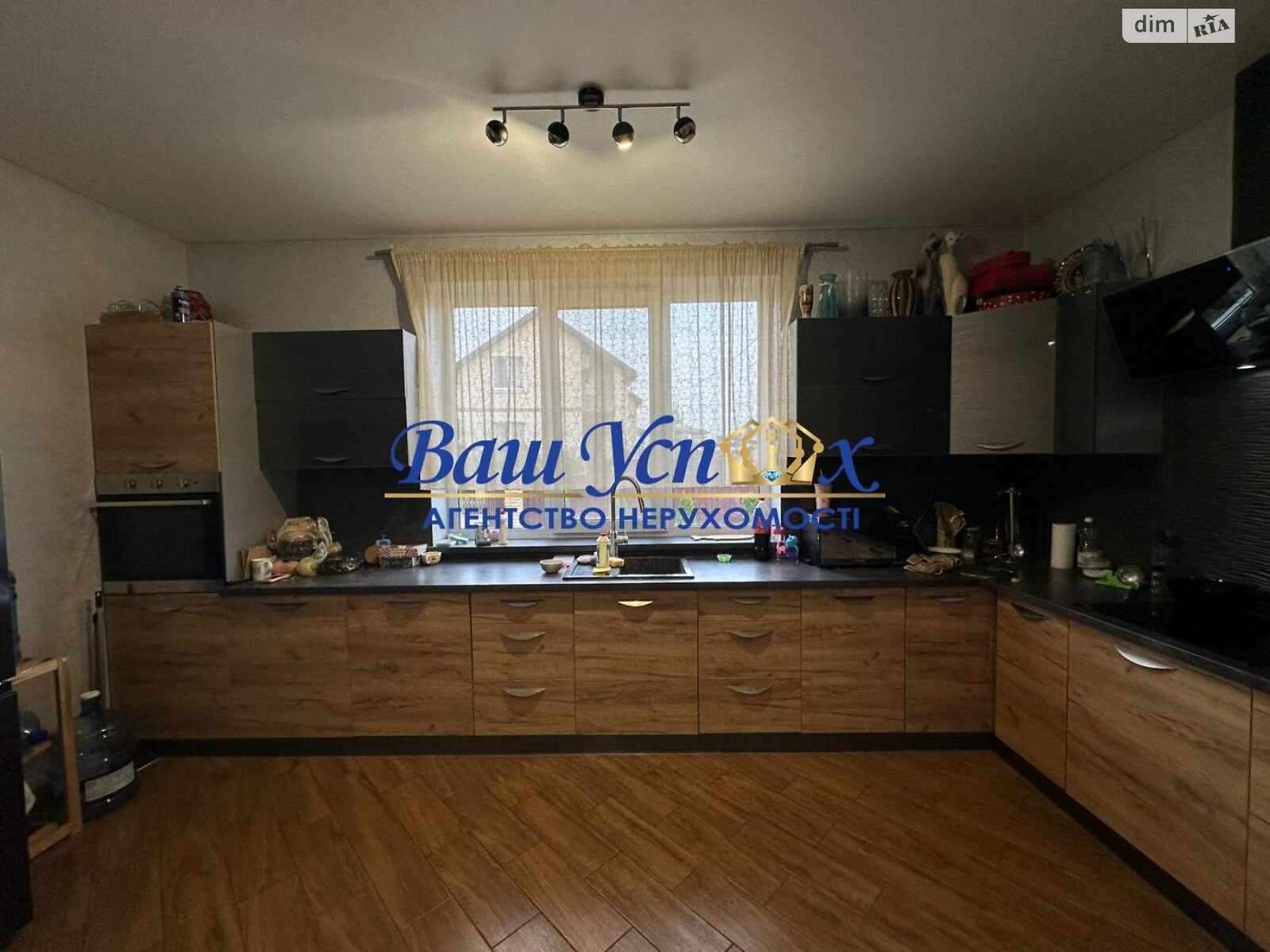 двоповерховий будинок, 200 кв. м, кирпич. Продаж у Гатне фото 1 двоповерховий будинок, 200 кв. м, кирпич. Продаж у Гатне фото 1