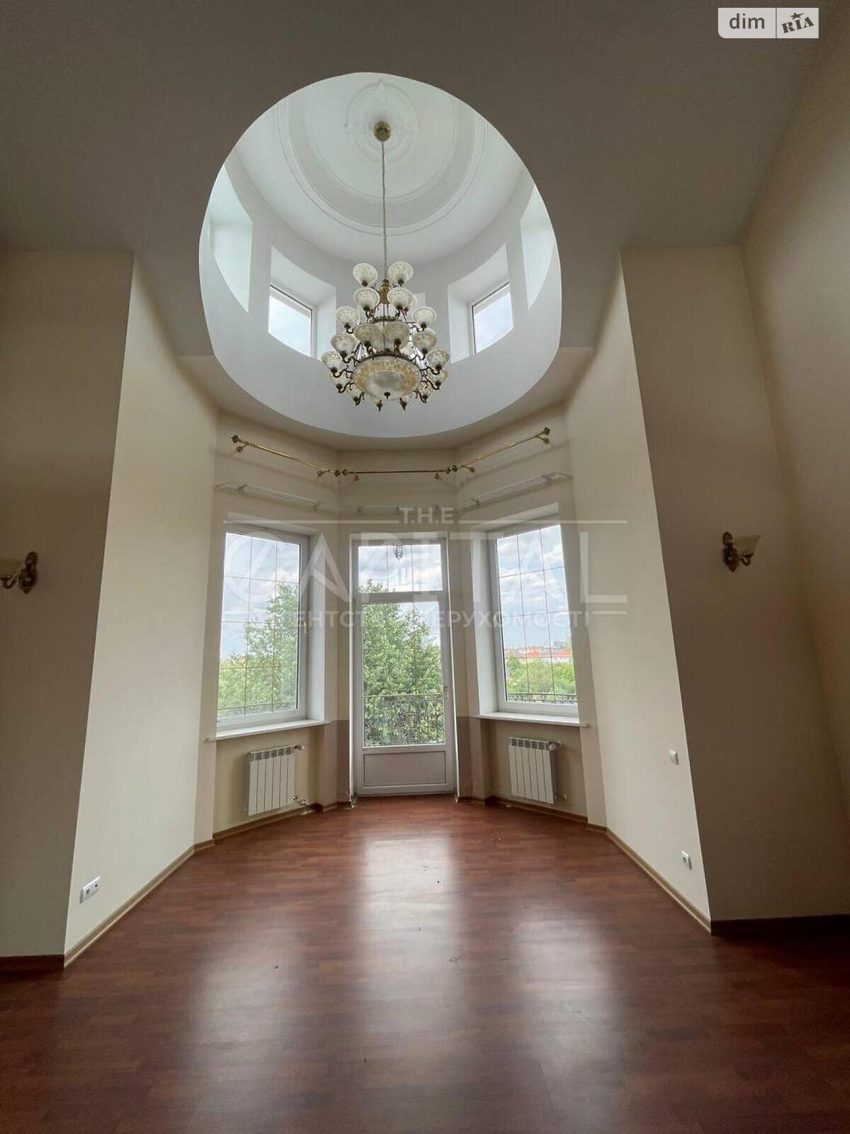 триповерховий будинок з гаражем, 430 кв. м, цегла. Продаж у Гатне фото 1 триповерховий будинок з гаражем, 430 кв. м, цегла. Продаж у Гатне фото 1