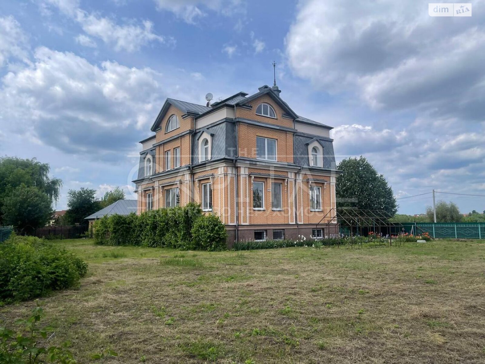 триповерховий будинок з гаражем, 430 кв. м, цегла. Продаж у Гатне фото 1 триповерховий будинок з гаражем, 430 кв. м, цегла. Продаж у Гатне фото 1