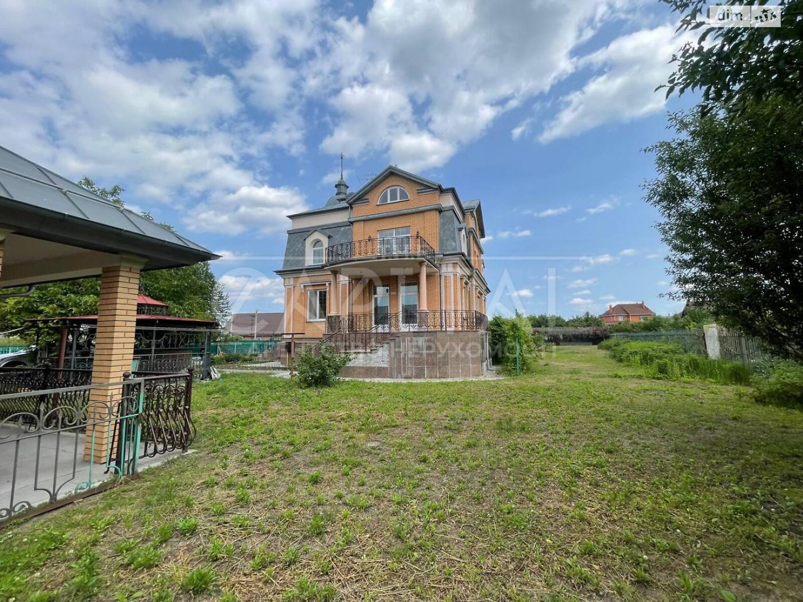 триповерховий будинок з гаражем, 430 кв. м, цегла. Продаж у Гатне фото 1 триповерховий будинок з гаражем, 430 кв. м, цегла. Продаж у Гатне фото 1