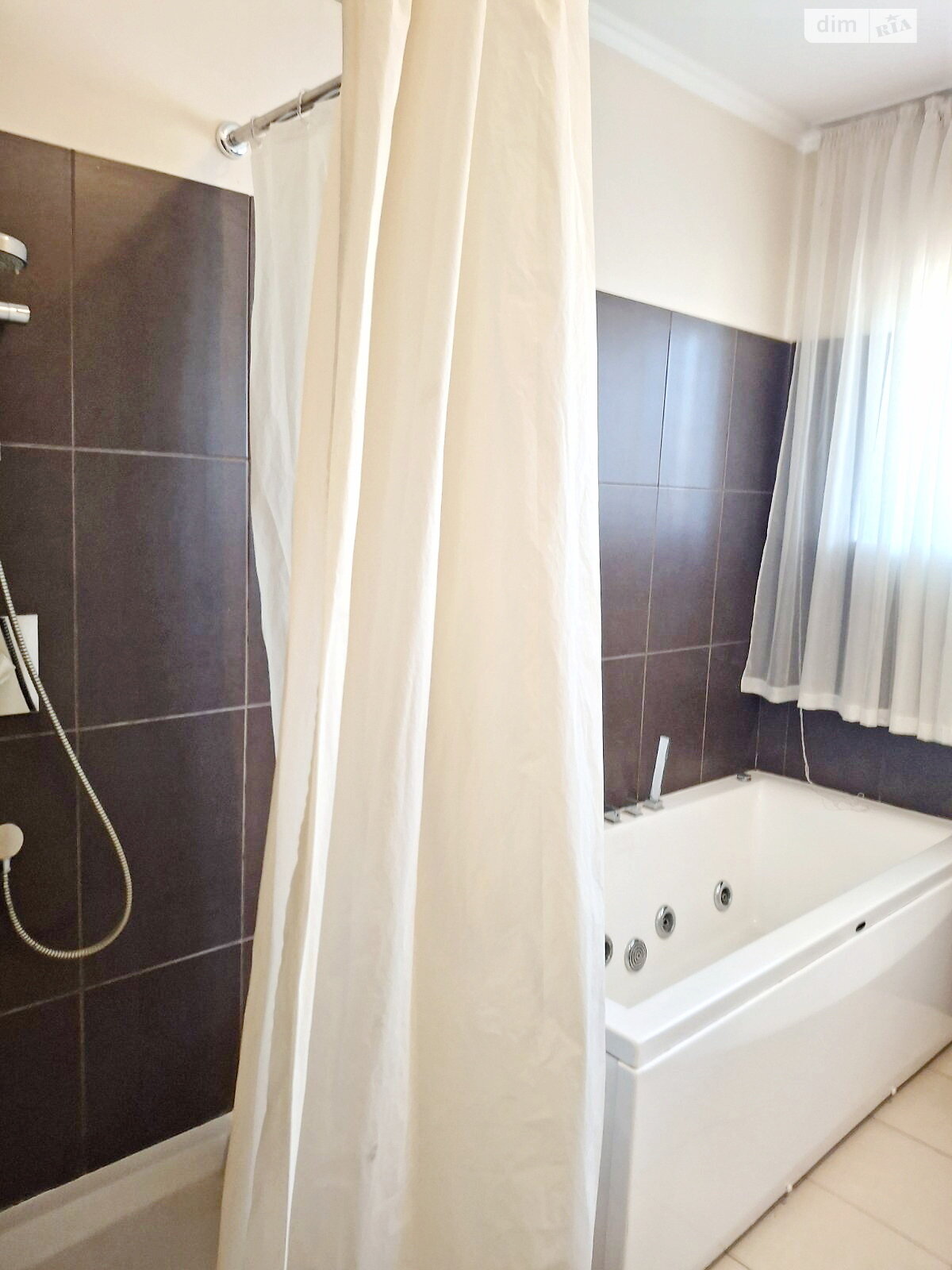 двухэтажный дом с ремонтом, 537.6 кв. м, кирпич. Продажа в Гавронщине фото 1 двухэтажный дом с ремонтом, 537.6 кв. м, кирпич. Продажа в Гавронщине фото 1