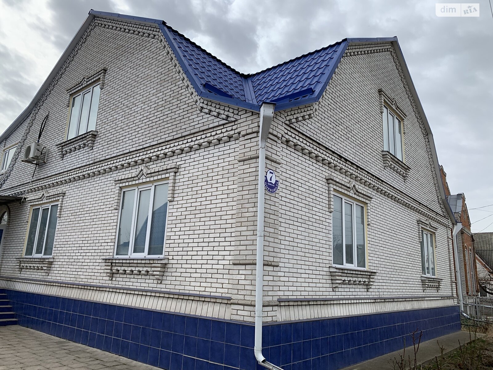 двухэтажный дом с верандой, 237 кв. м, кирпич. Продажа в Гайсине фото 1 двухэтажный дом с верандой, 237 кв. м, кирпич. Продажа в Гайсине фото 1