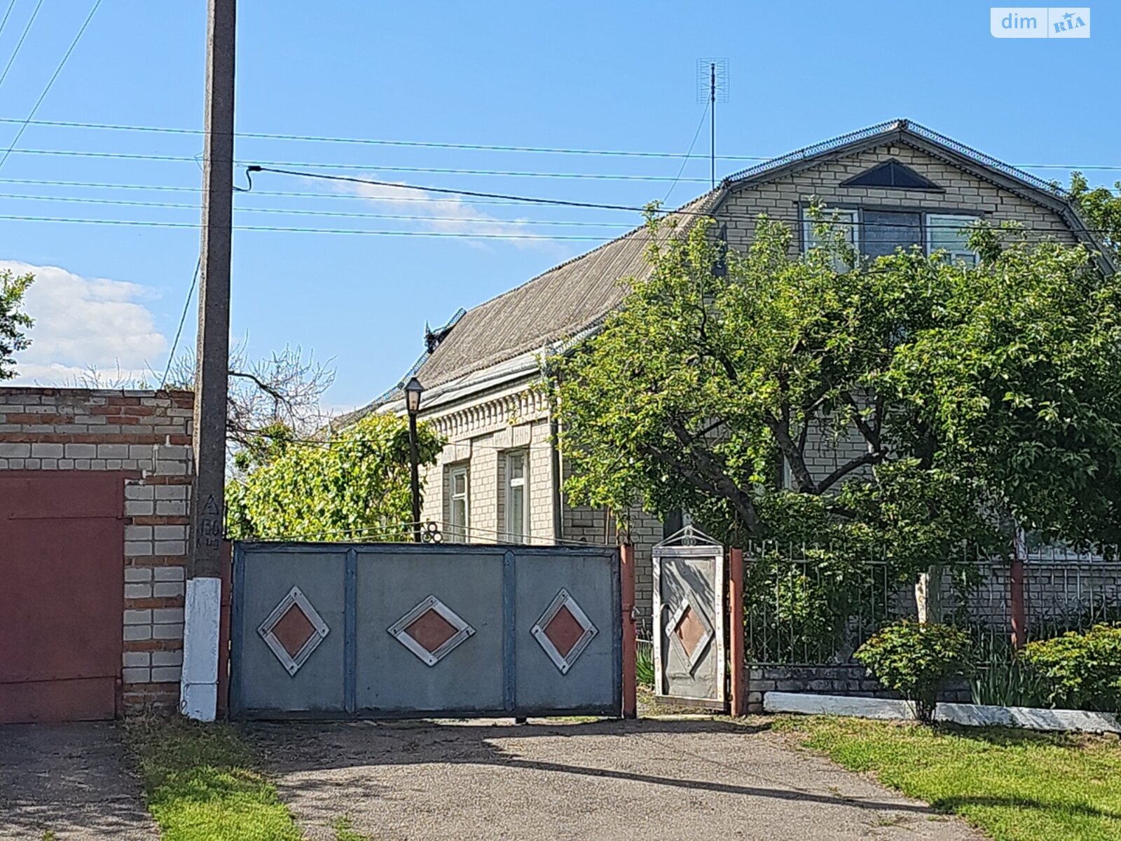 одноэтажный дом с верандой, 100 кв. м, кирпич. Продажа в Гланишове фото 1 одноэтажный дом с верандой, 100 кв. м, кирпич. Продажа в Гланишове фото 1