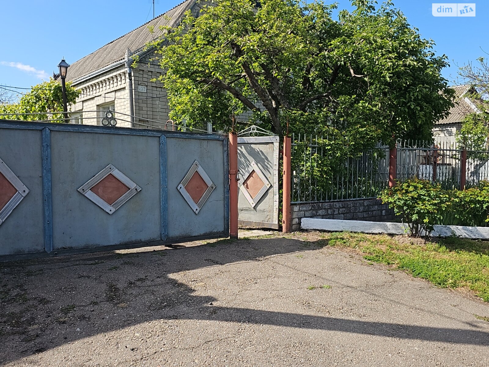 одноэтажный дом с верандой, 100 кв. м, кирпич. Продажа в Гланишове фото 1 одноэтажный дом с верандой, 100 кв. м, кирпич. Продажа в Гланишове фото 1