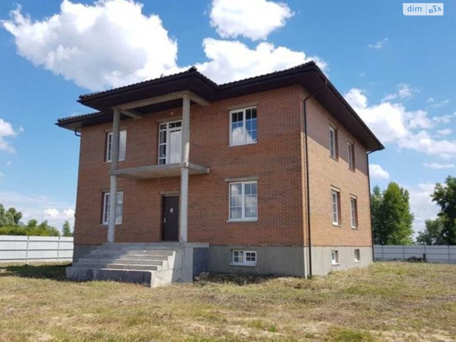 трехэтажный дом с балконом, 600 кв. м, газобетон. Продажа в Глебовке фото 1