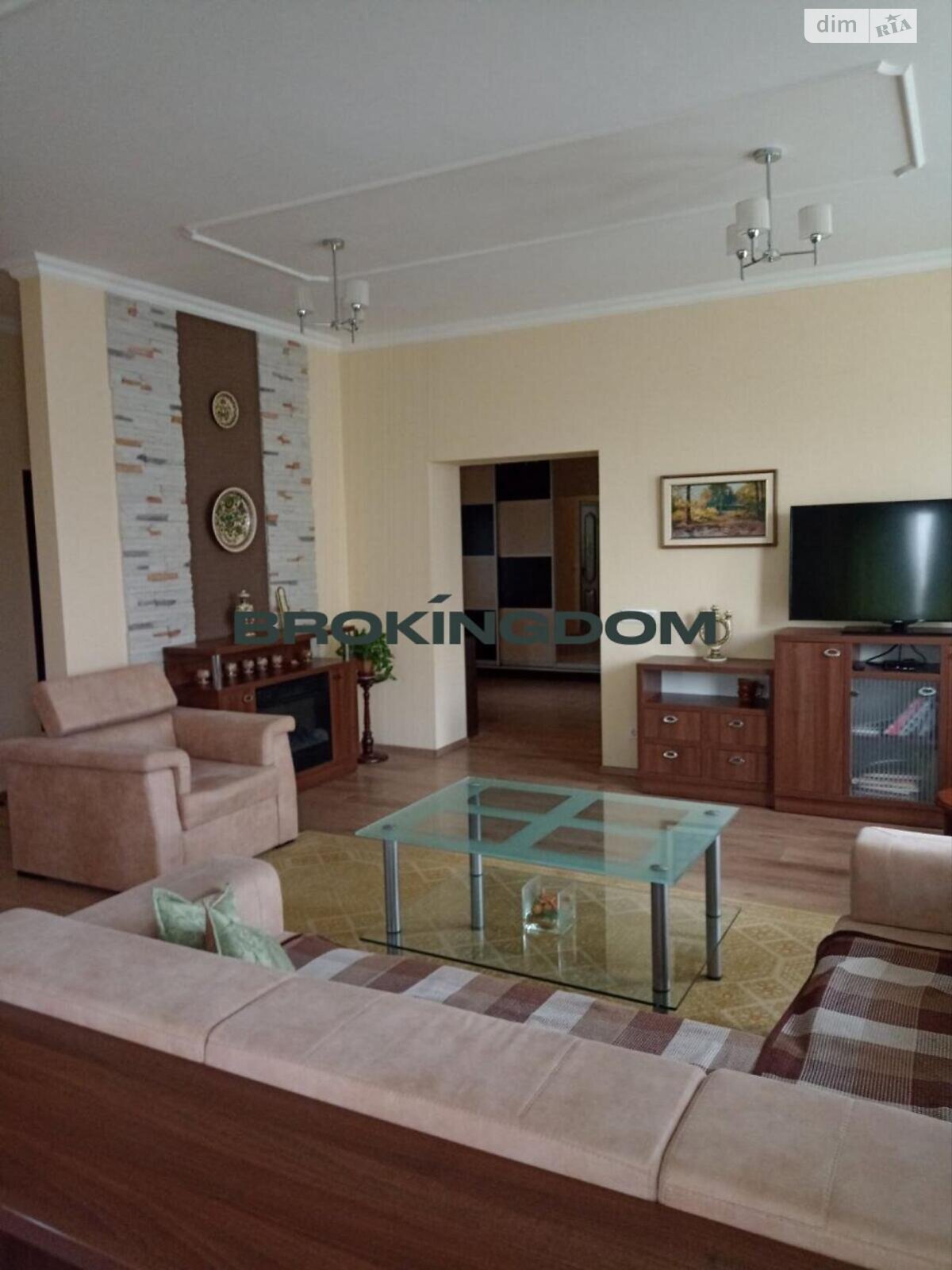 триповерховий будинок, 300 кв. м, кирпич. Продаж у Глевасі фото 1 триповерховий будинок, 300 кв. м, кирпич. Продаж у Глевасі фото 1