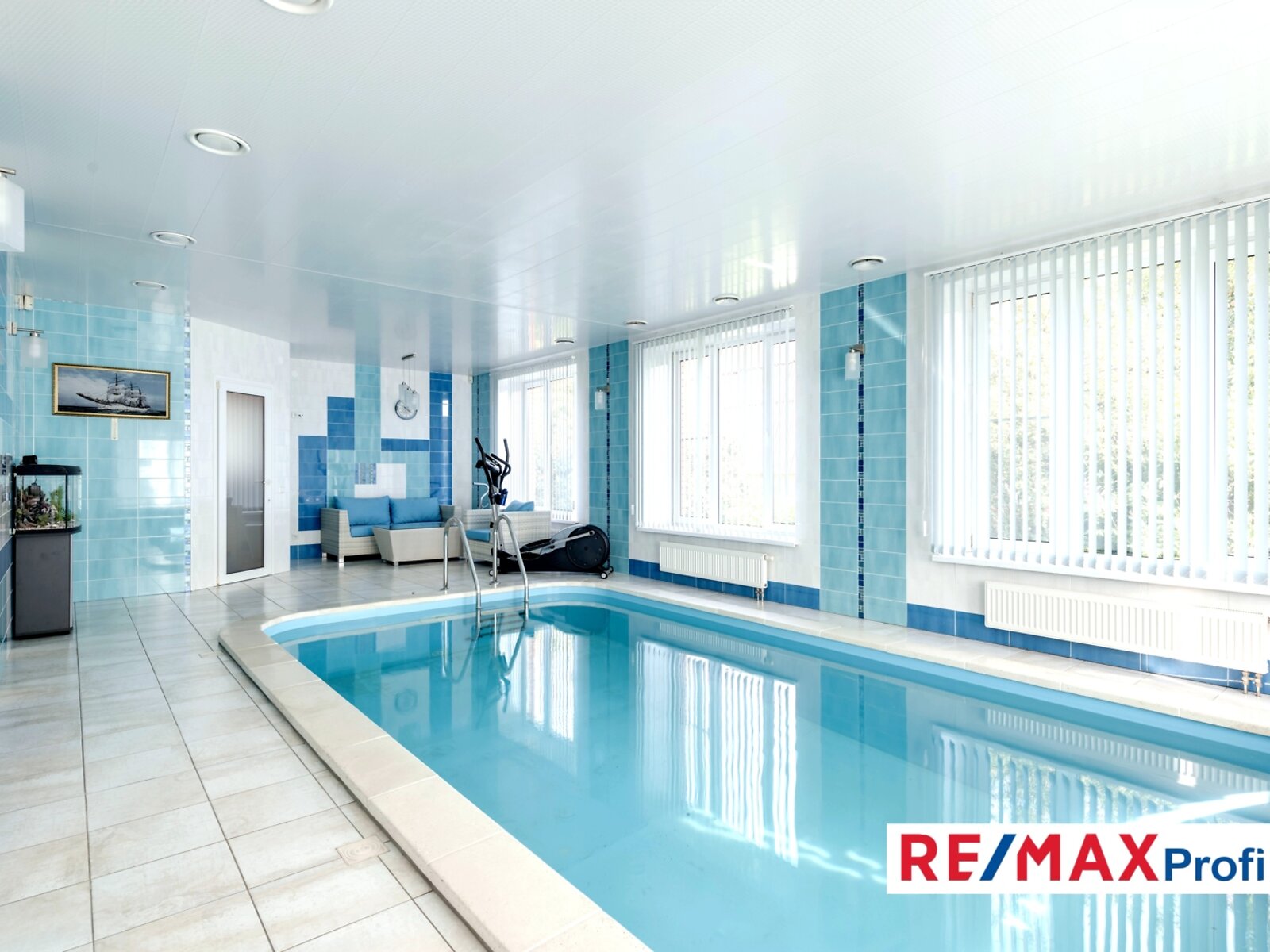 двухэтажный дом с гаражом, 450 кв. м, кирпич. Продажа в Глевахе фото 1