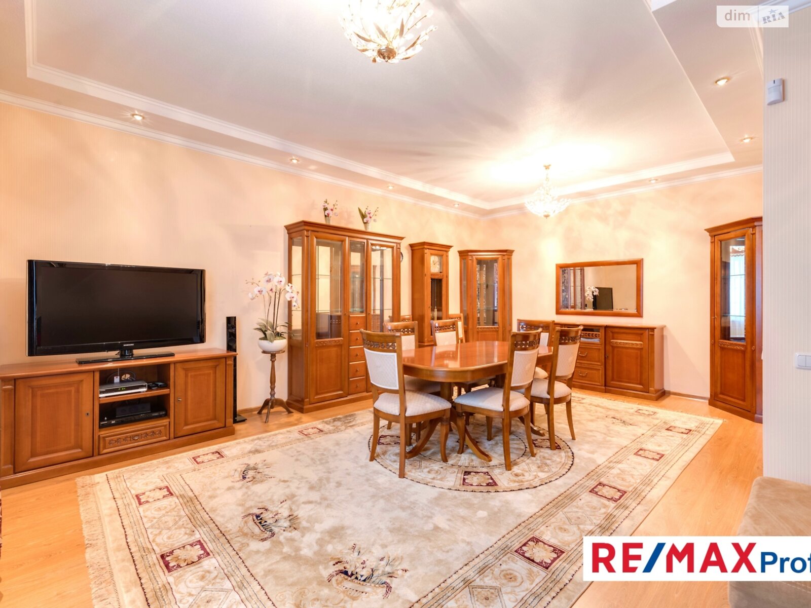 двухэтажный дом с гаражом, 450 кв. м, кирпич. Продажа в Глевахе фото 1