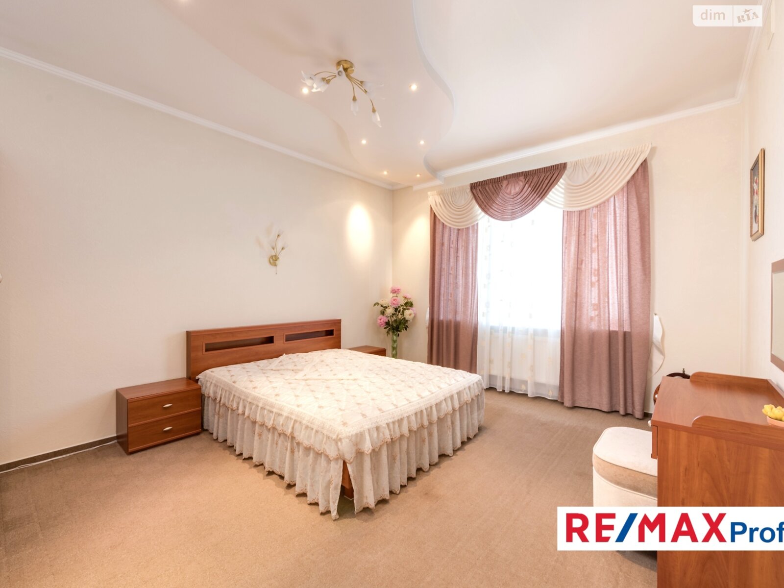 двухэтажный дом с гаражом, 450 кв. м, кирпич. Продажа в Глевахе фото 1