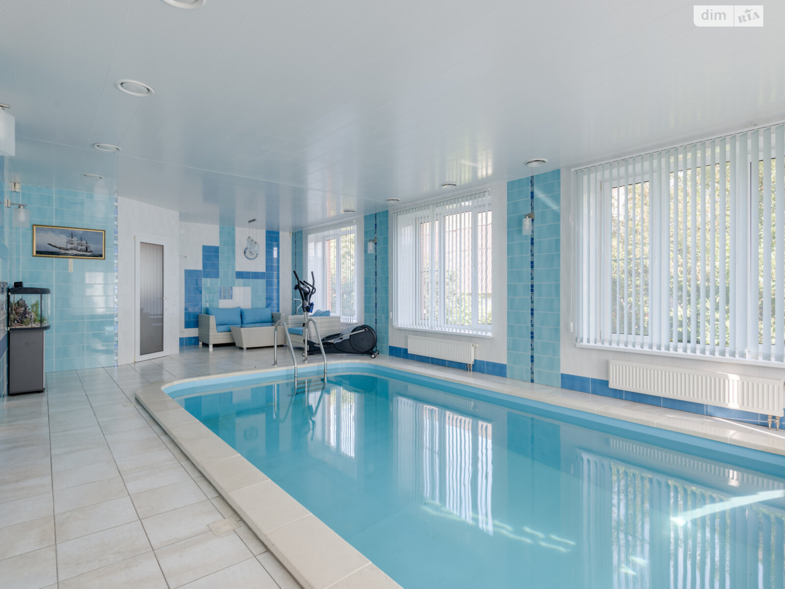 двухэтажный дом с гаражом, 450 кв. м, кирпич. Продажа в Глевахе фото 1