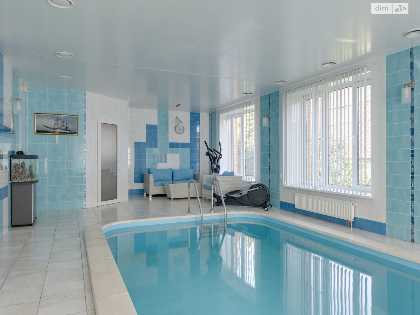 двухэтажный дом с гаражом, 450 кв. м, кирпич. Продажа в Глевахе фото 1