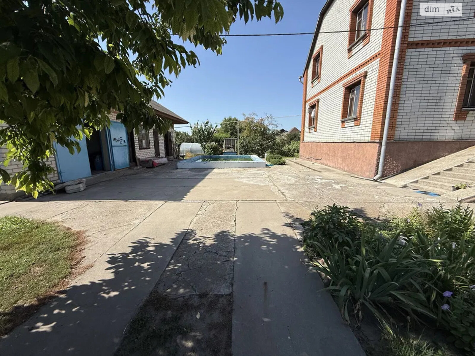 триповерховий будинок з опаленням, 270 кв. м, цегла. Продаж у Глобиному фото 1