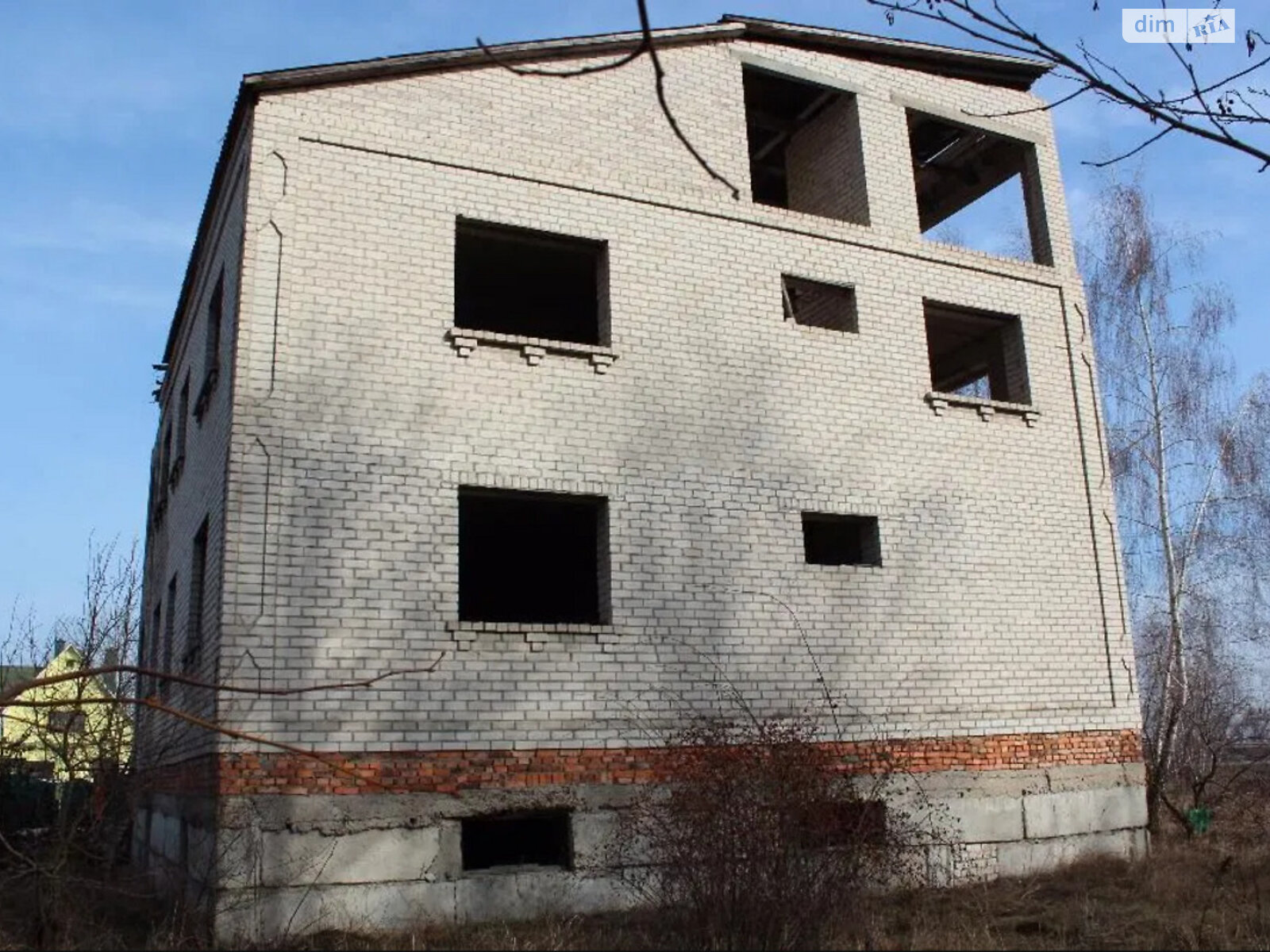 трехэтажный дом, 350 кв. м, кирпич. Продажа в Глубочице фото 1 трехэтажный дом, 350 кв. м, кирпич. Продажа в Глубочице фото 1
