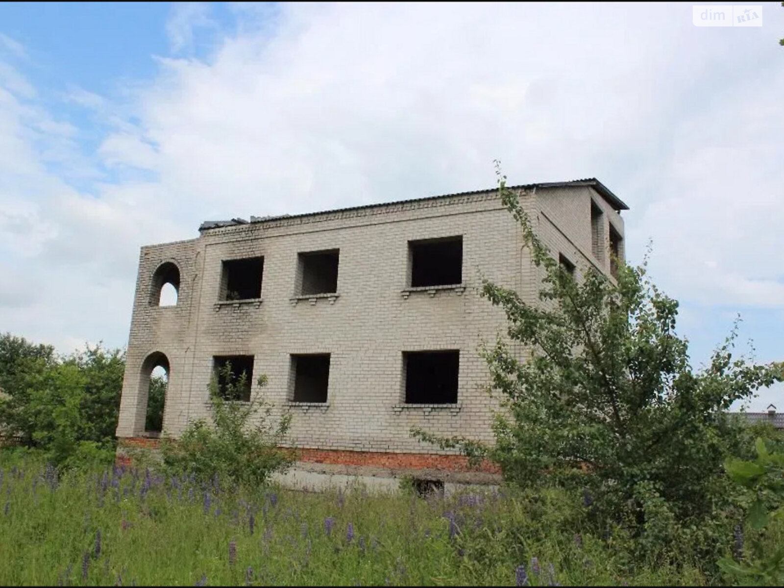 трехэтажный дом, 350 кв. м, кирпич. Продажа в Глубочице фото 1 трехэтажный дом, 350 кв. м, кирпич. Продажа в Глубочице фото 1