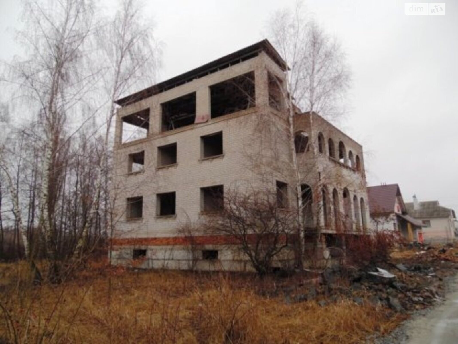 трехэтажный дом, 350 кв. м, кирпич. Продажа в Глубочице фото 1 трехэтажный дом, 350 кв. м, кирпич. Продажа в Глубочице фото 1