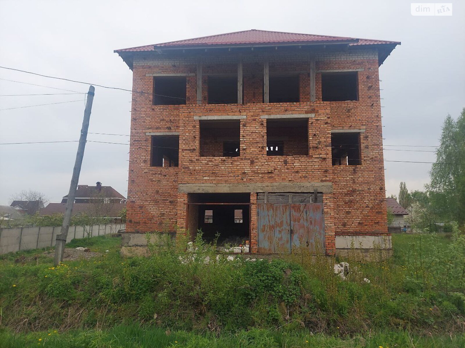 двухэтажный дом с гаражом, 300 кв. м, кирпич. Продажа в Глубочице фото 1 двухэтажный дом с гаражом, 300 кв. м, кирпич. Продажа в Глубочице фото 1