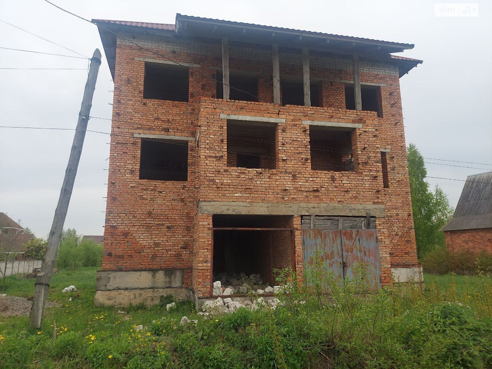 двухэтажный дом с гаражом, 300 кв. м, кирпич. Продажа в Глубочице фото 1 двухэтажный дом с гаражом, 300 кв. м, кирпич. Продажа в Глубочице фото 1