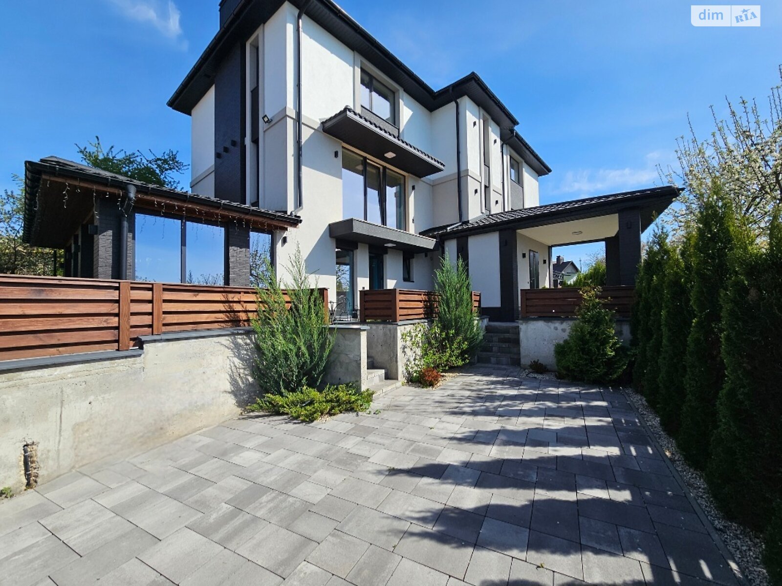 триповерховий будинок з верандою, 259.6 кв. м, цегла. Продаж у Глибічці фото 1 триповерховий будинок з верандою, 259.6 кв. м, цегла. Продаж у Глибічці фото 1