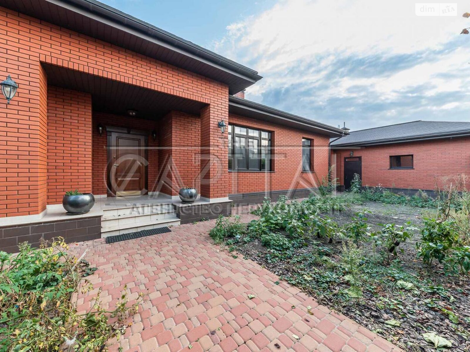 одноэтажный дом с отоплением, 229.9 кв. м, кирпич. Продажа в Гнатовке фото 1