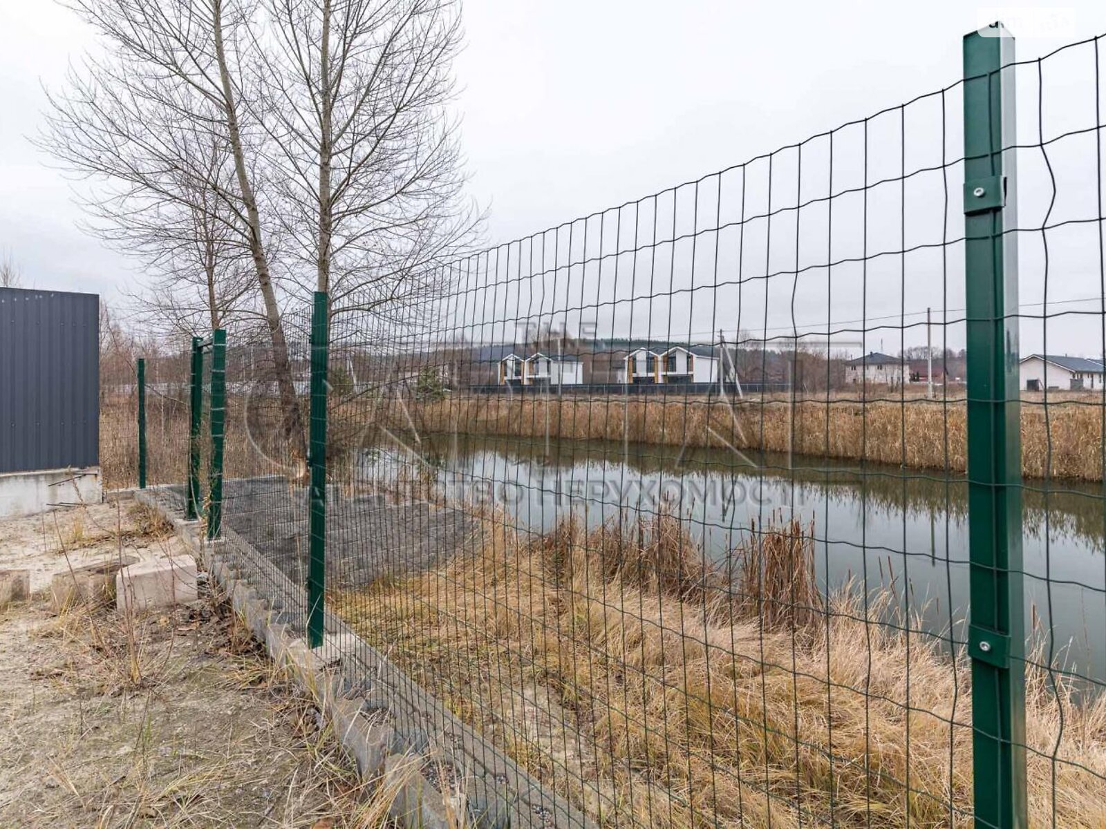 двухэтажный дом с гаражом, 214 кв. м, кирпич. Продажа в Гнедине фото 1 двухэтажный дом с гаражом, 214 кв. м, кирпич. Продажа в Гнедине фото 1