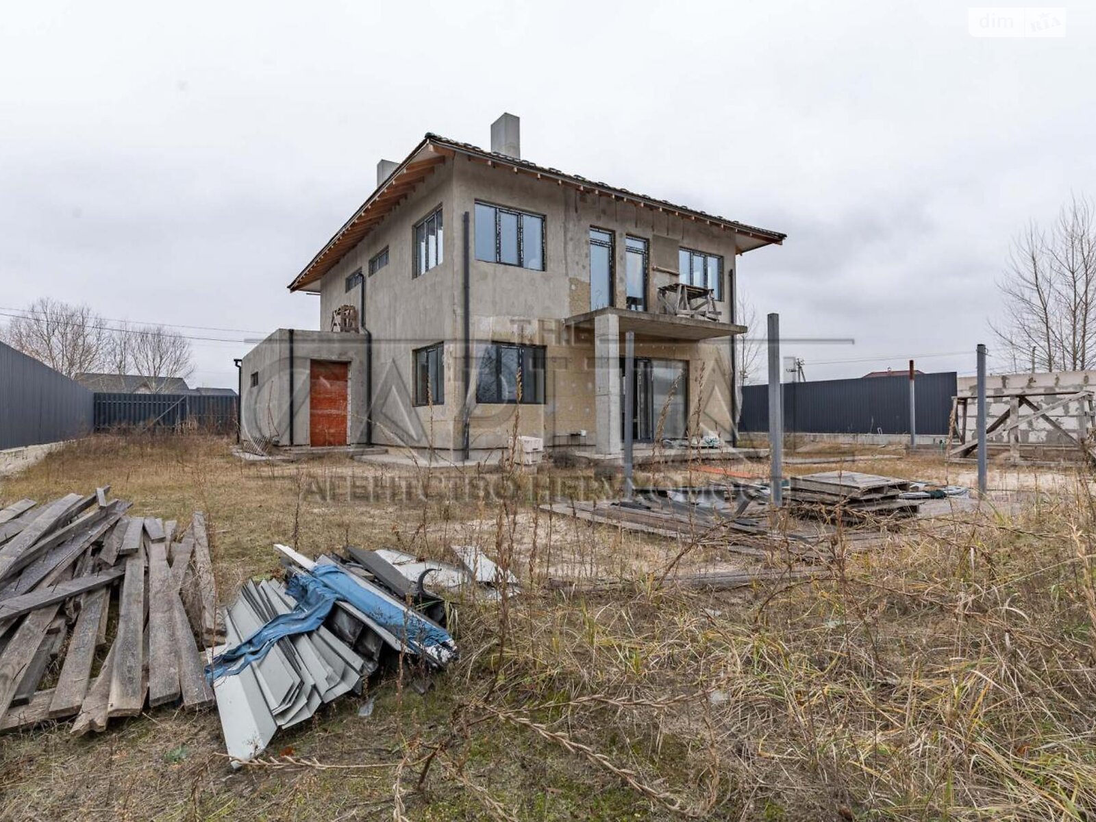 двухэтажный дом с гаражом, 214 кв. м, кирпич. Продажа в Гнедине фото 1 двухэтажный дом с гаражом, 214 кв. м, кирпич. Продажа в Гнедине фото 1